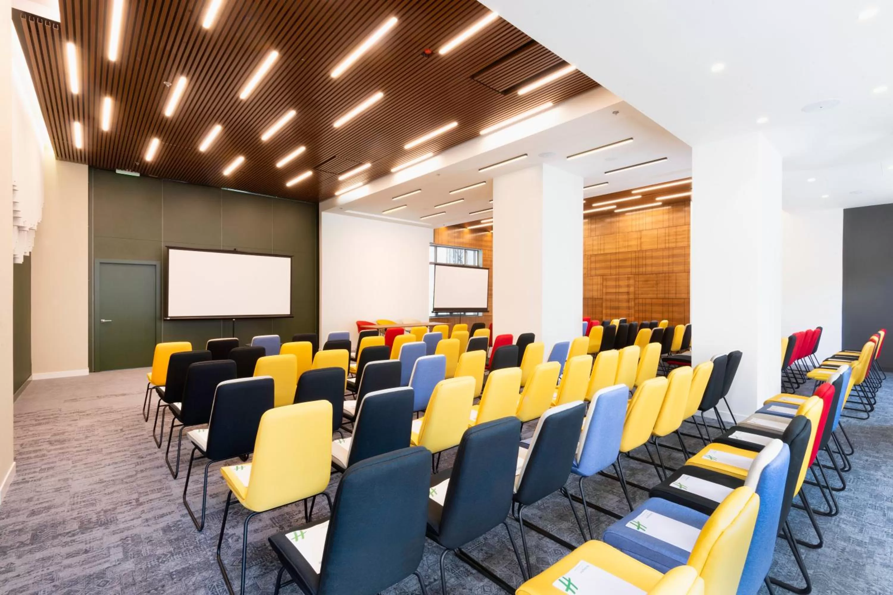 Meeting/conference room in Holiday Inn Yerevan - Republic Square by IHG