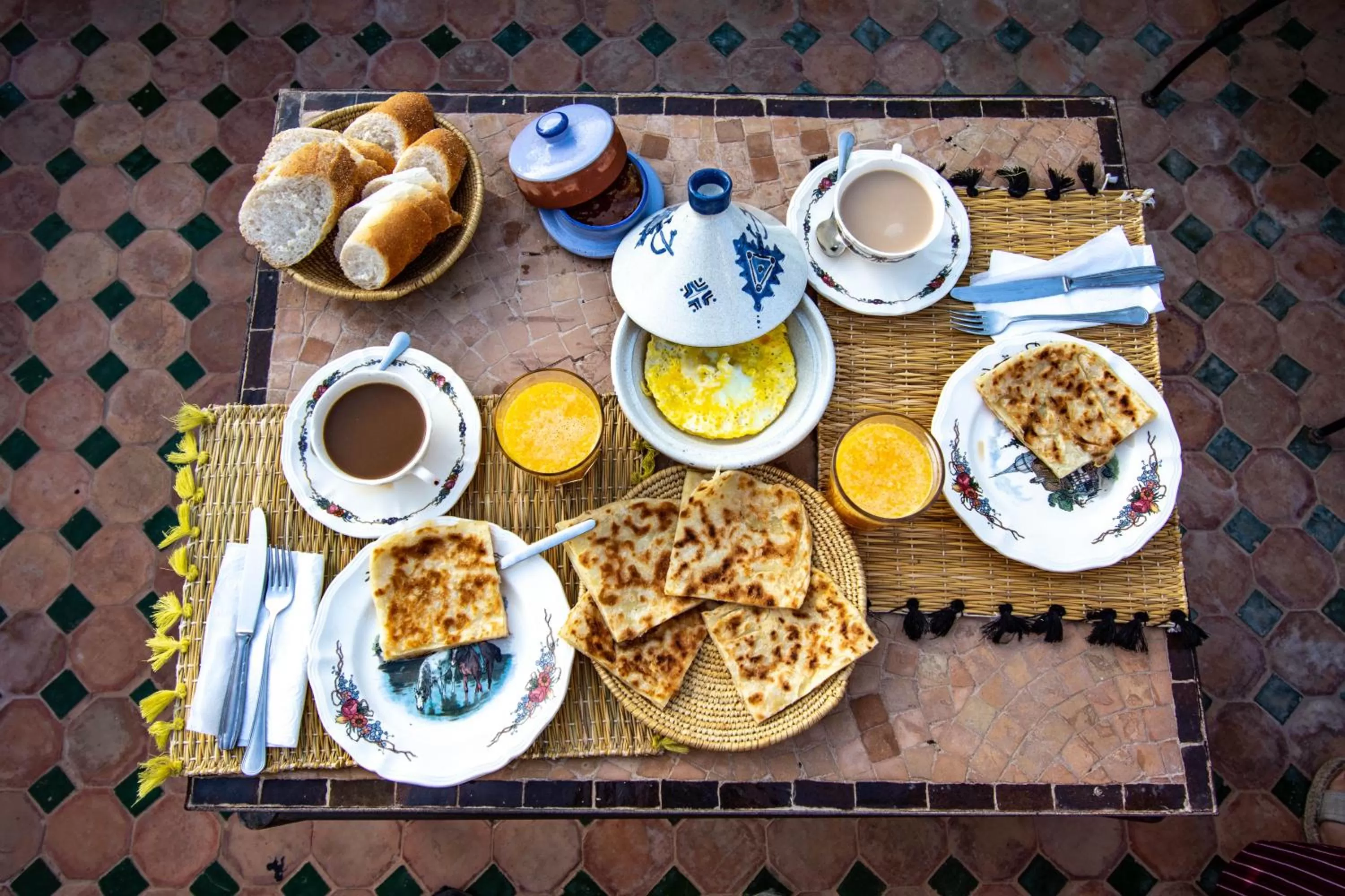 Food and drinks in Riad le petit ksar