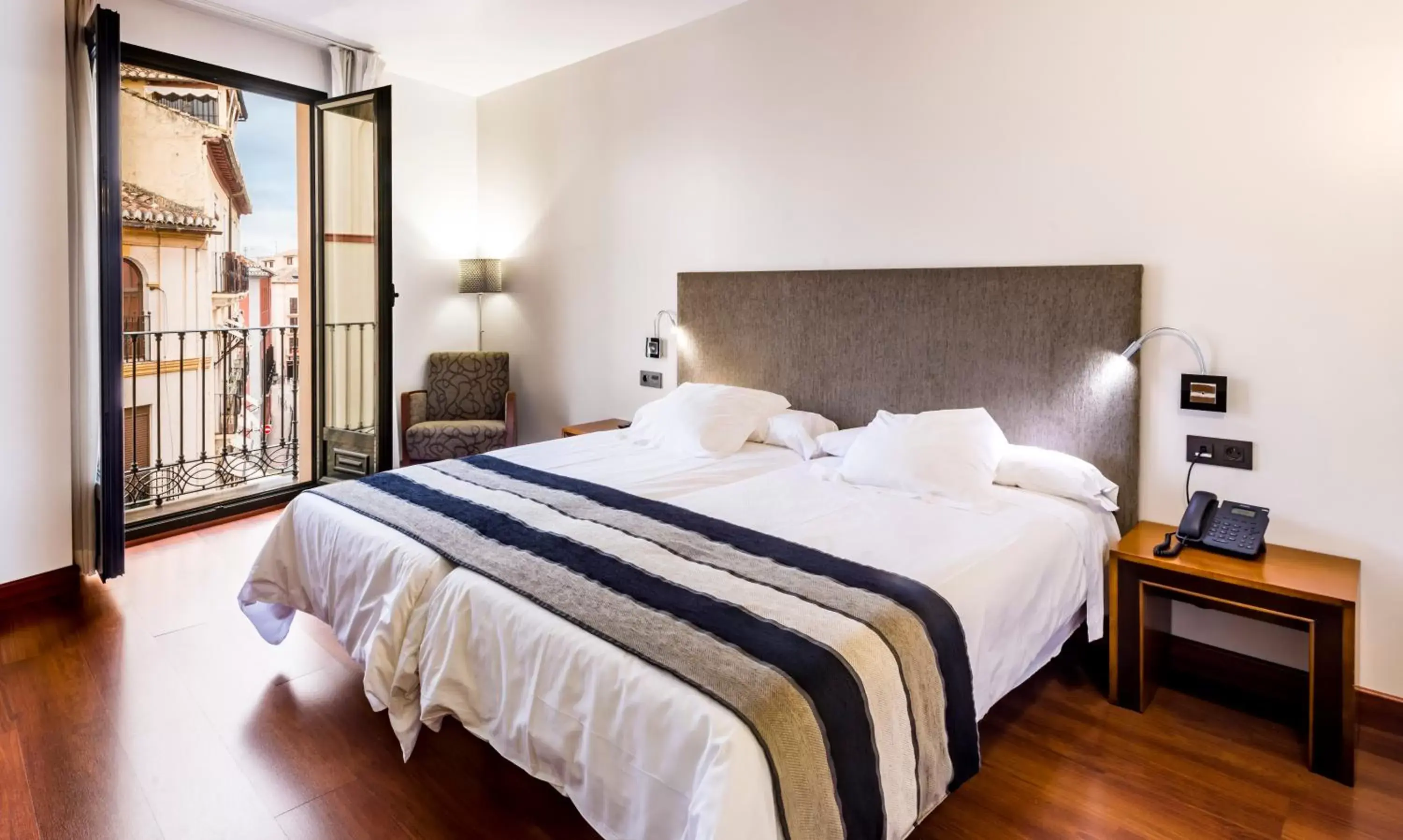 Bedroom, Bed in Monjas del Carmen Hotel