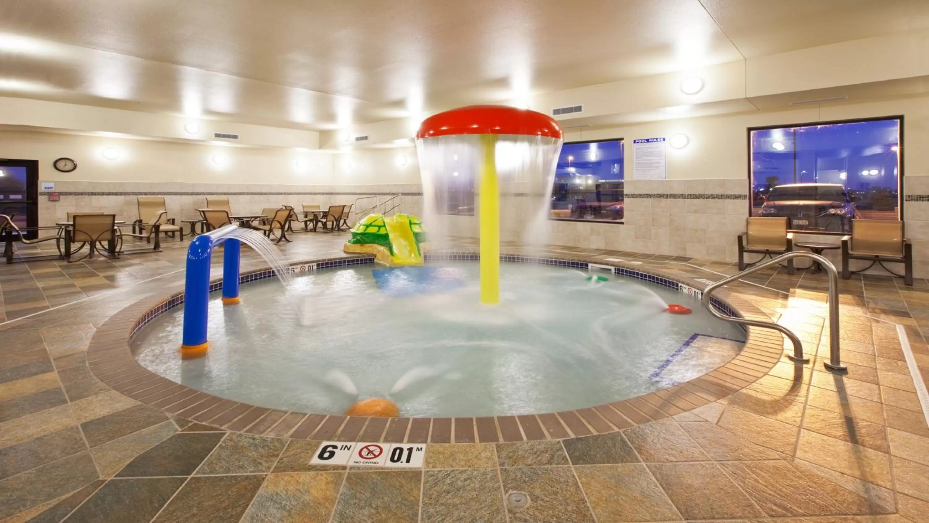 Swimming pool in Holiday Inn Express & Suites Sioux Falls Southwest by IHG
