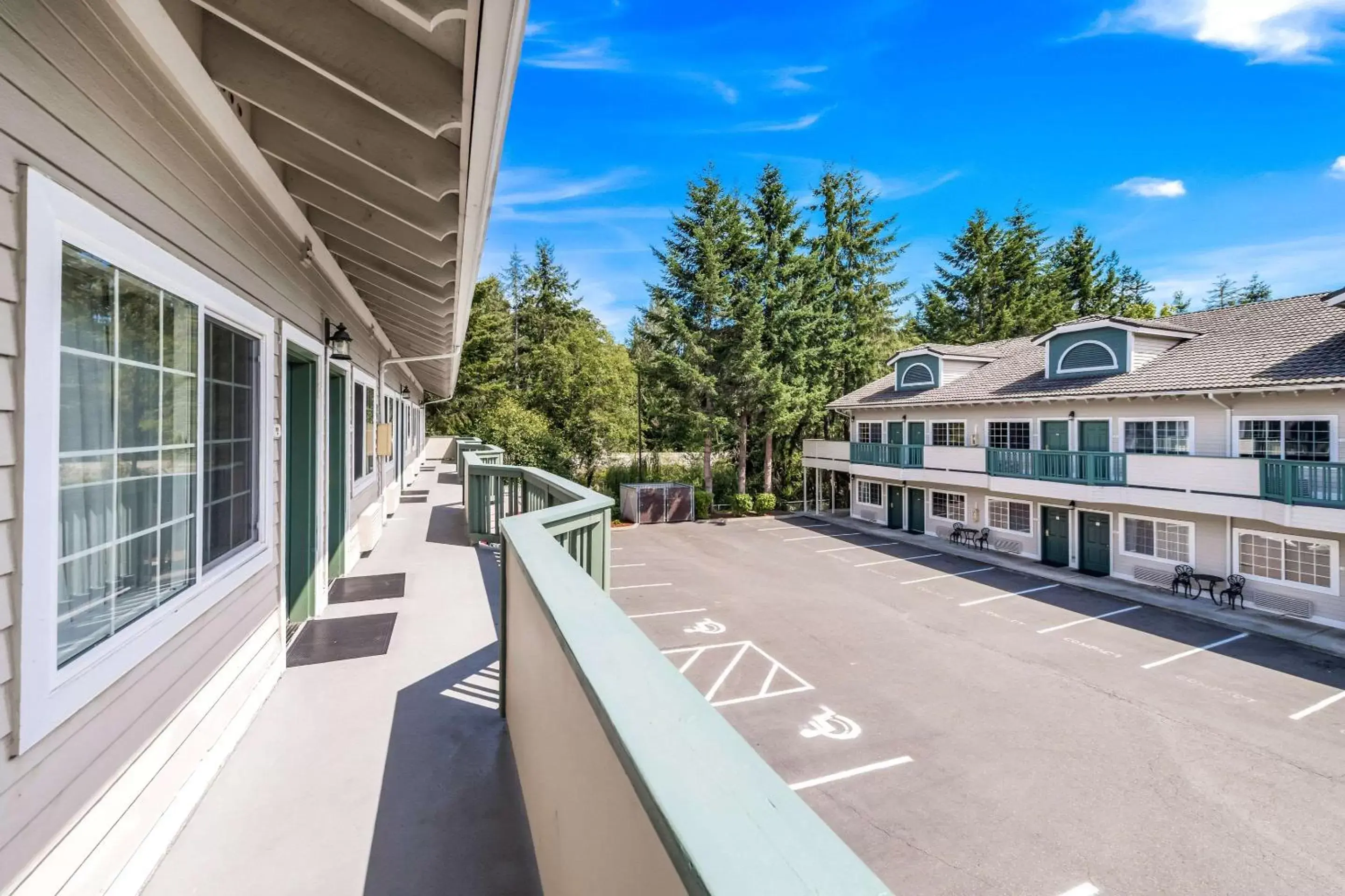 Property building in Quality Inn & Suites Bainbridge Island