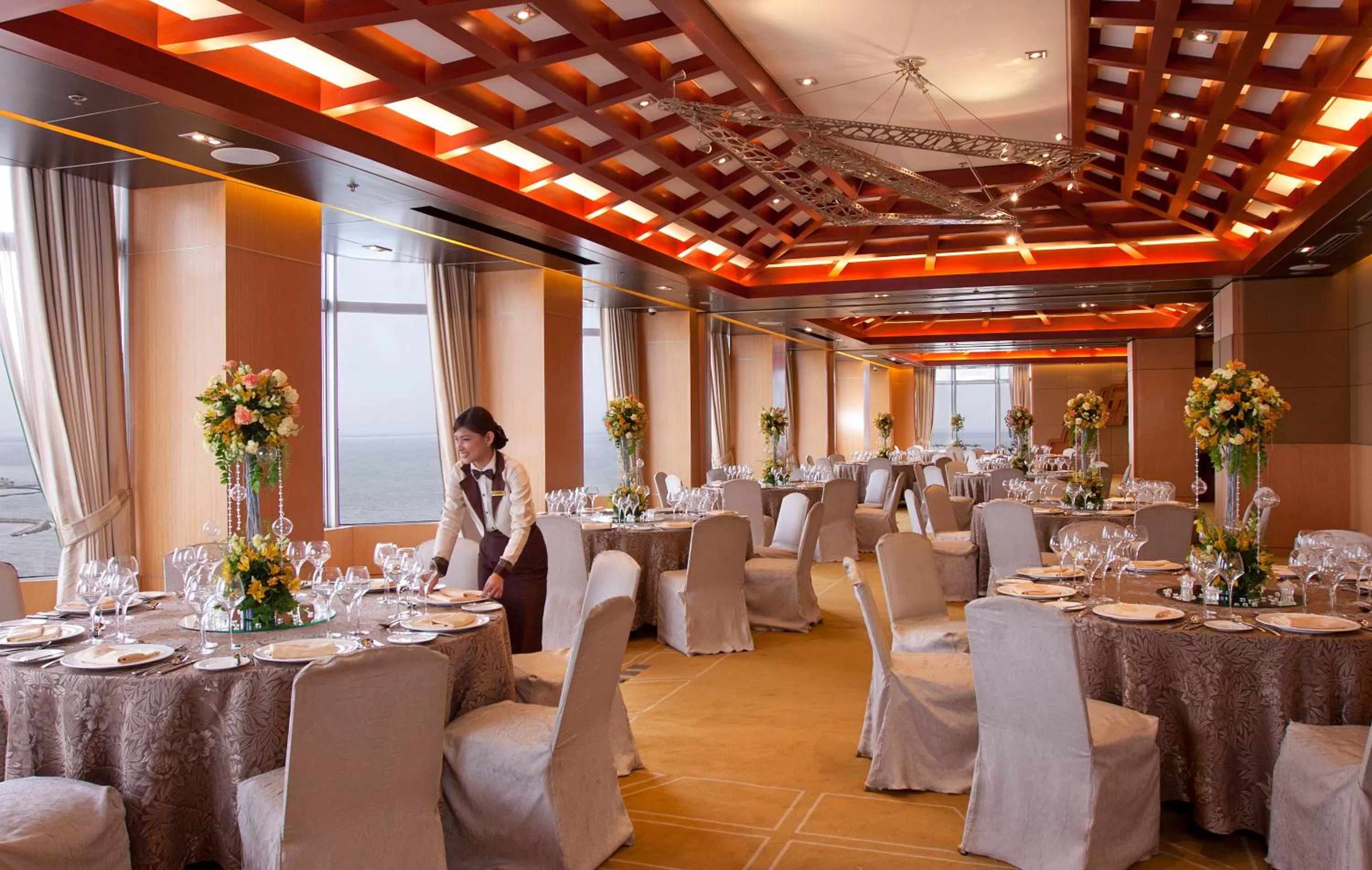 Restaurant/places to eat in Diamond Hotel Philippines