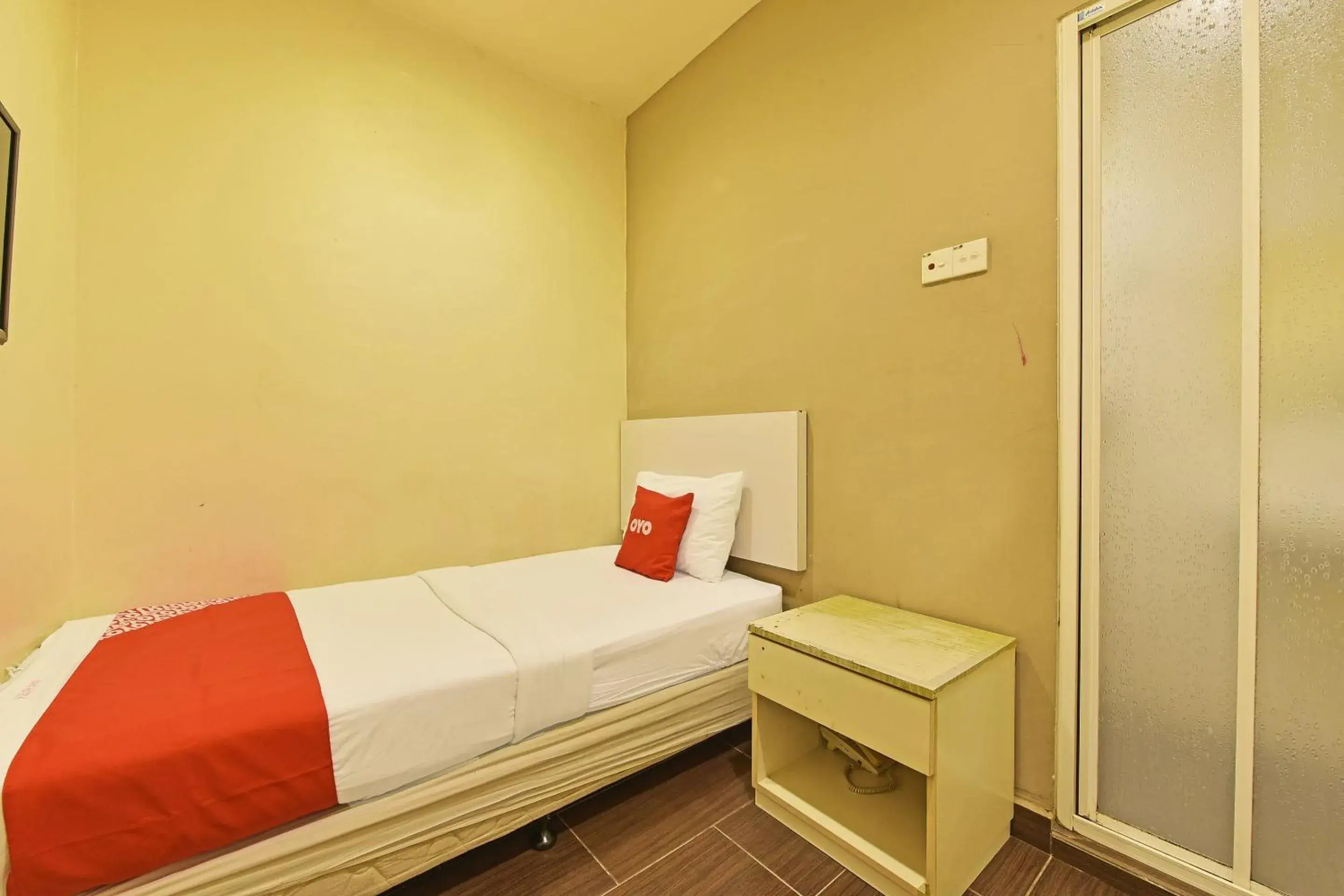 Bedroom, Bed in OYO 90853 New Soho Hotel