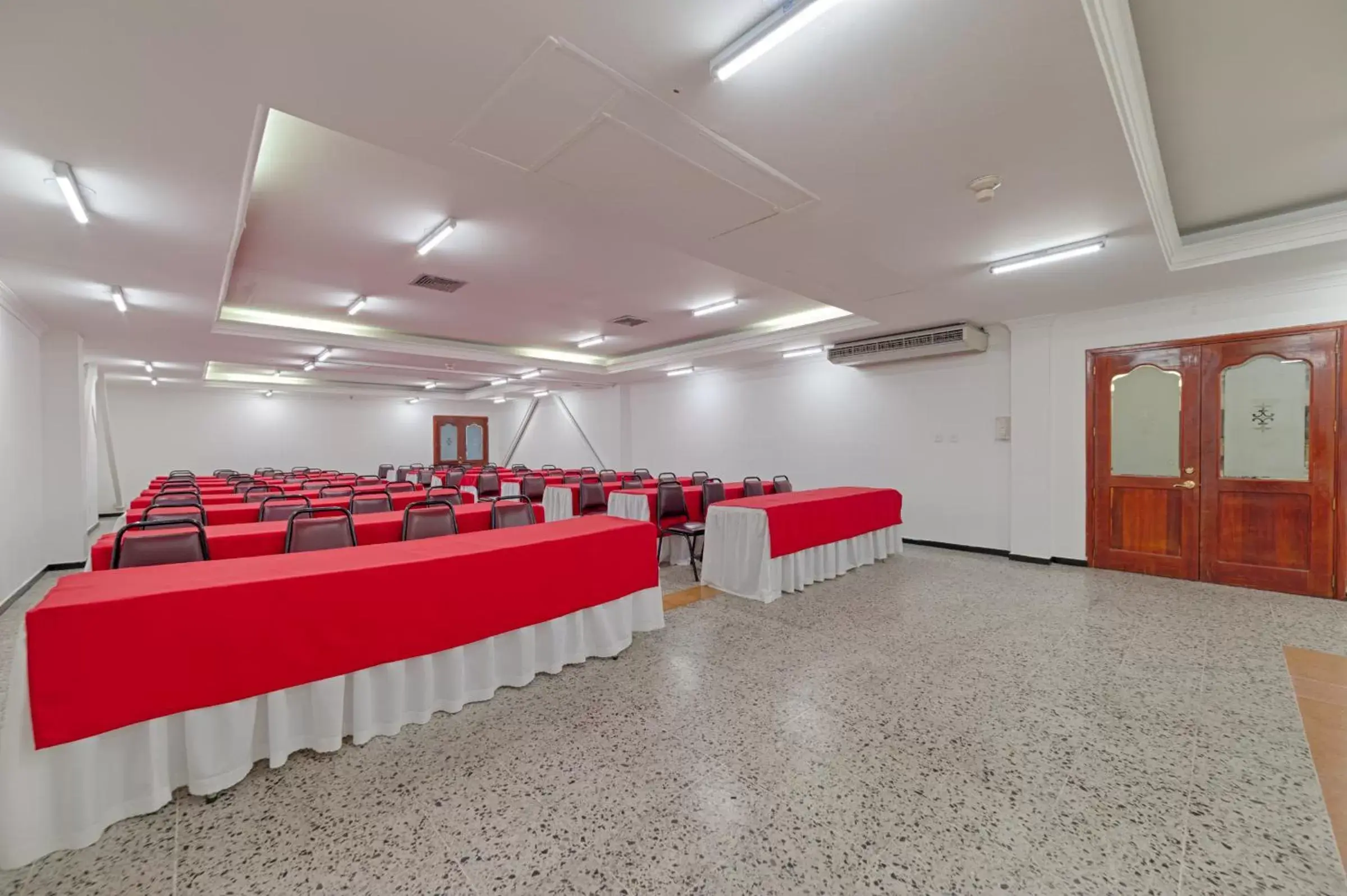 Meeting/conference room, Banquet Facilities in Hotel Granada Real