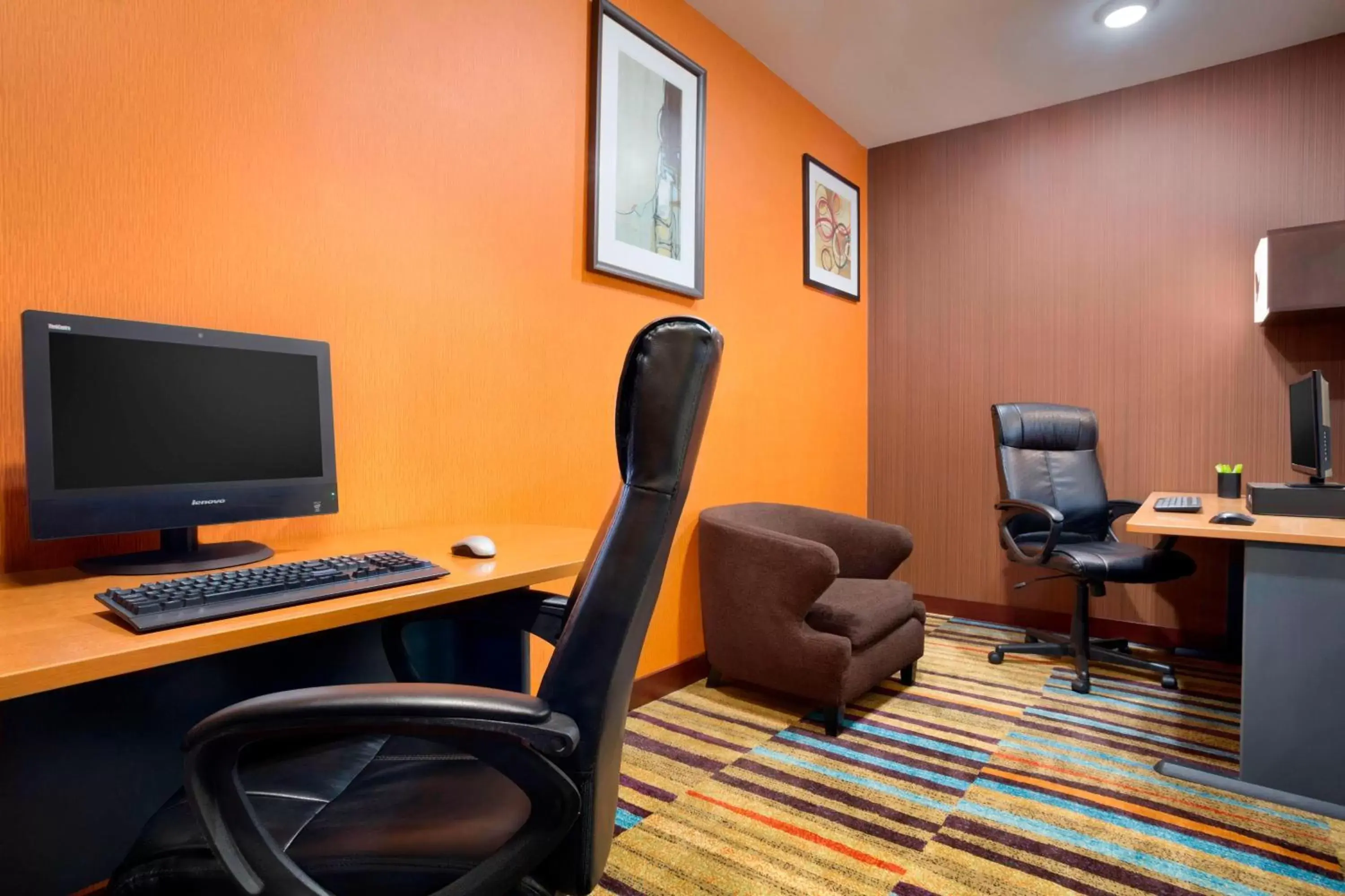 Business facilities, TV/Entertainment Center in Fairfield Inn & Suites Fort Worth University Drive