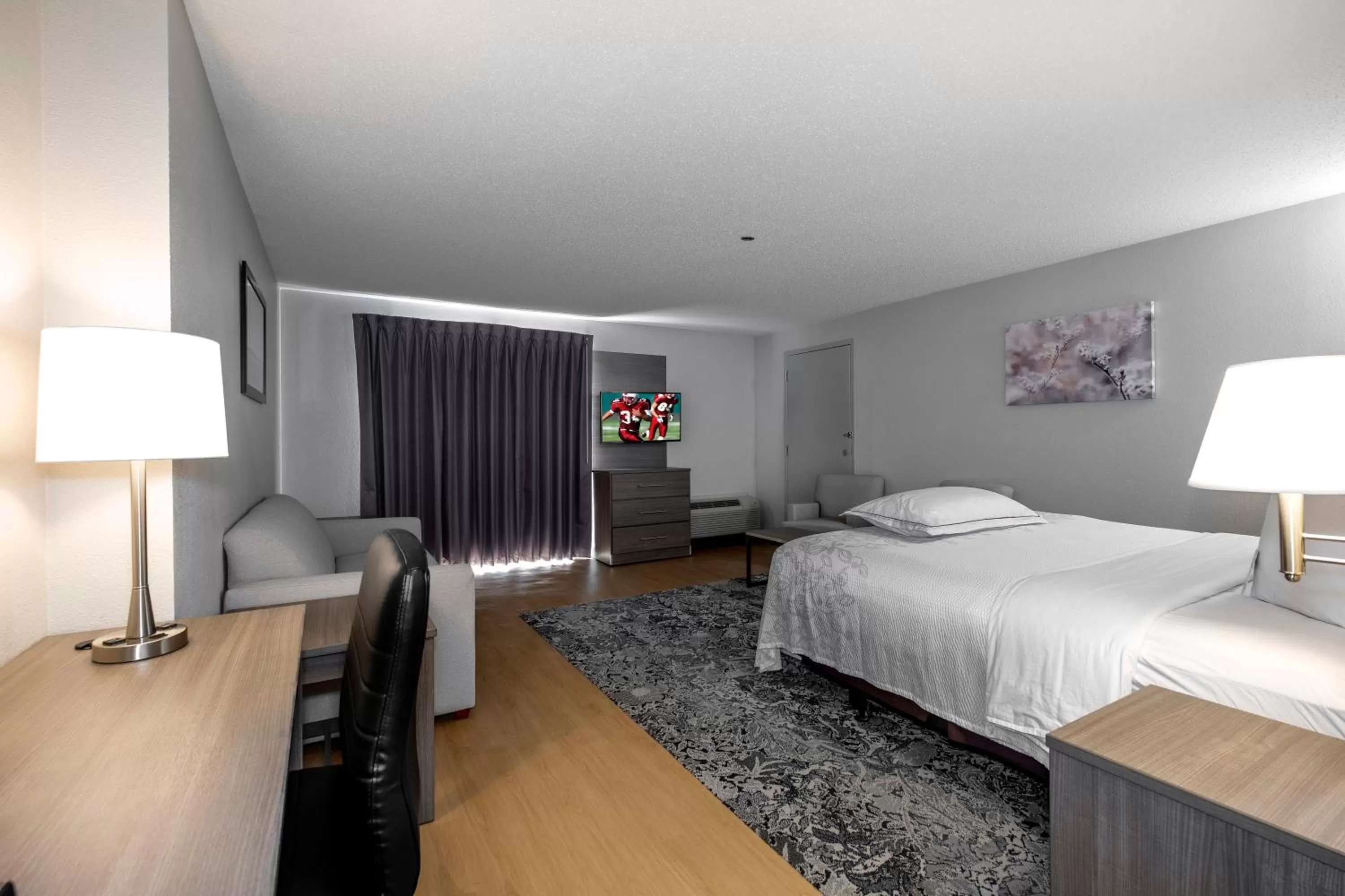 Photo of the whole room, Bed in Red Roof Inn PLUS Boston - Mansfield - Foxboro