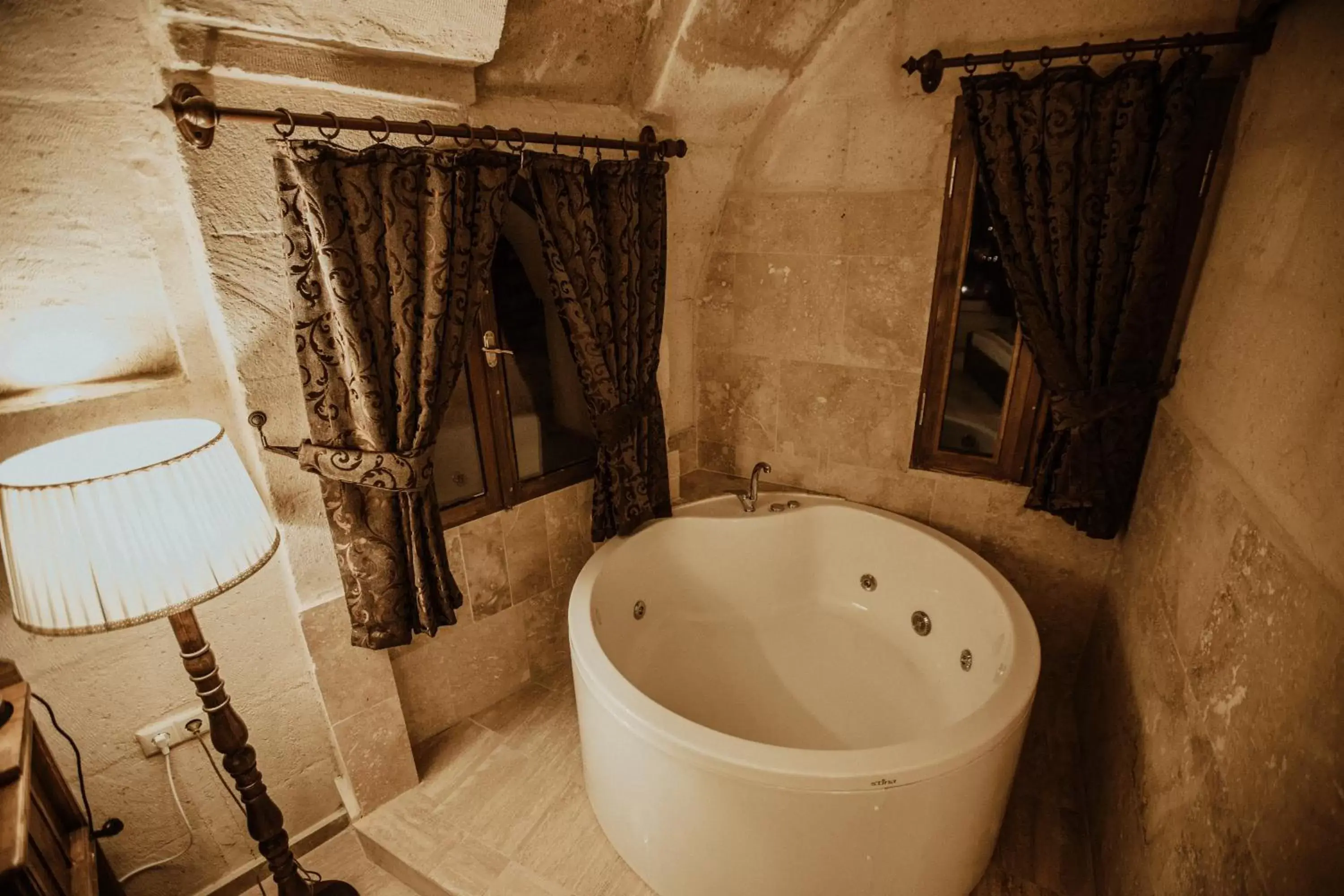 Bath, Bathroom in Alia Cave Hotel