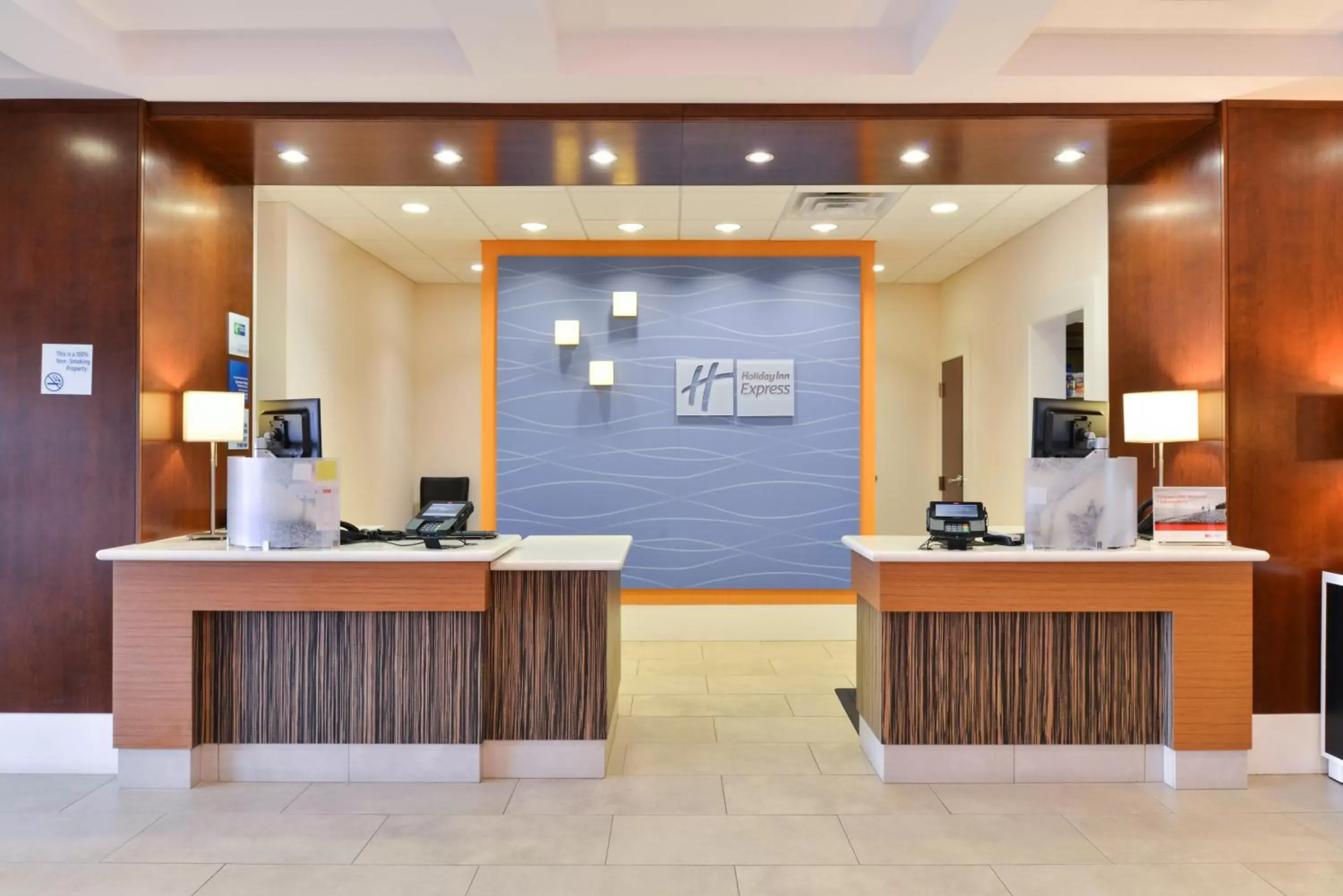 Lobby or reception in Holiday Inn Express Hotel & Suites Terre Haute, an IHG Hotel