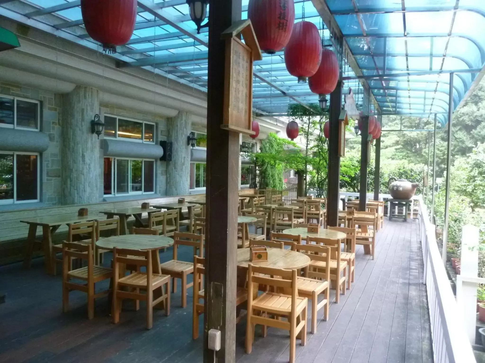 Restaurant/Places to Eat in Ginkgo Hotel