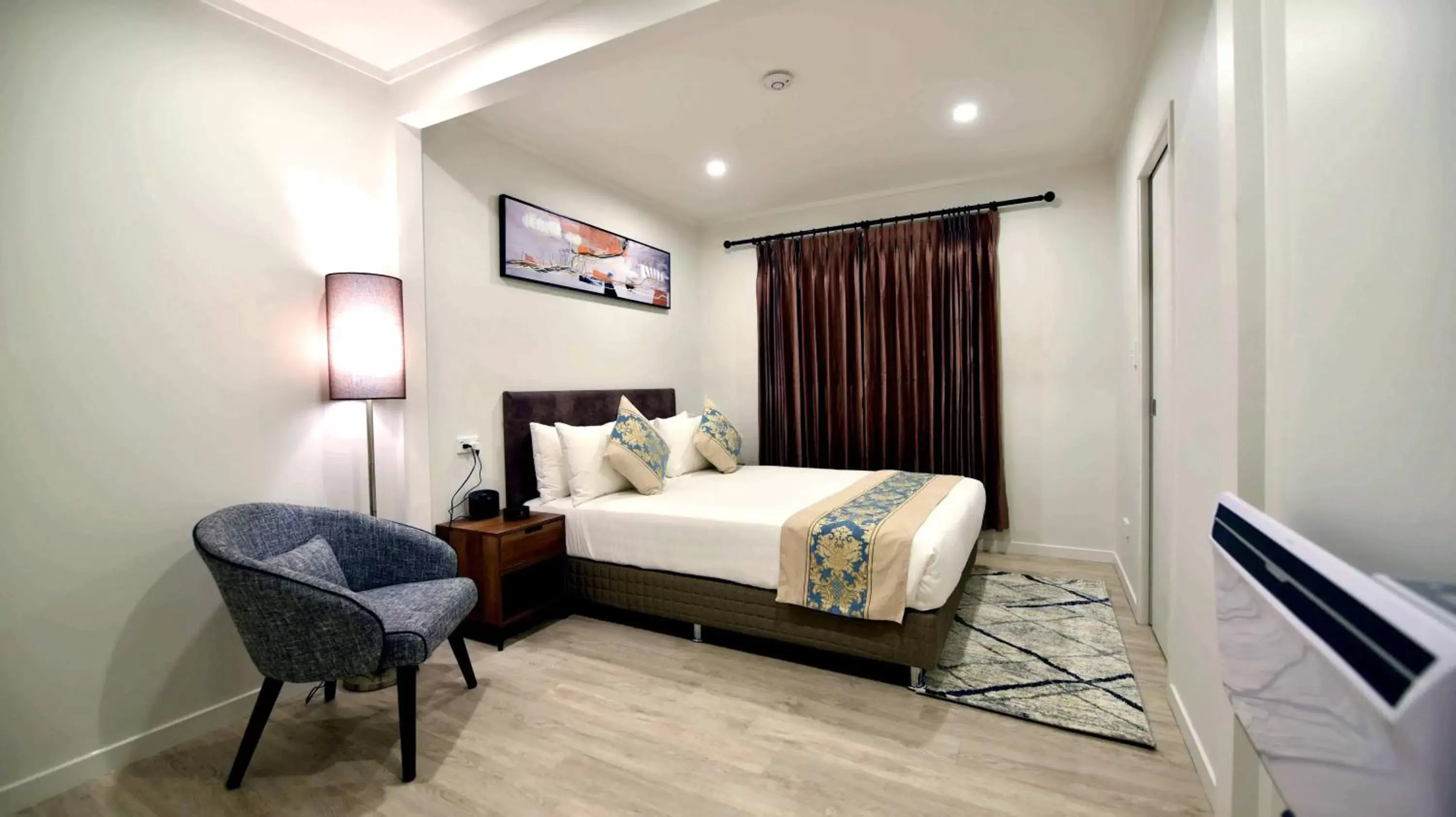 Photo of the whole room, Bed in Regal Residency