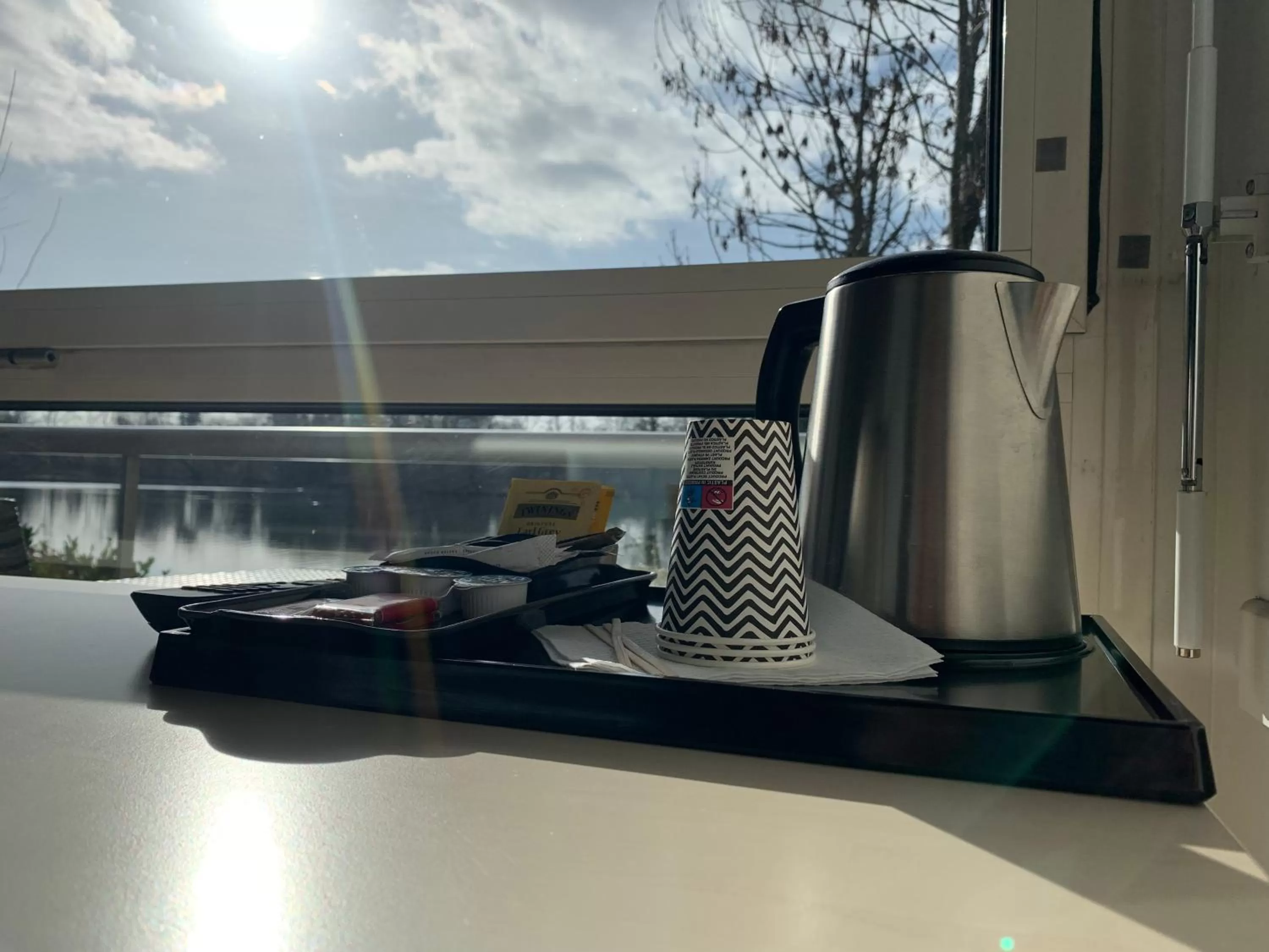 Coffee/tea facilities in Hôtel L'ile Du Saussay