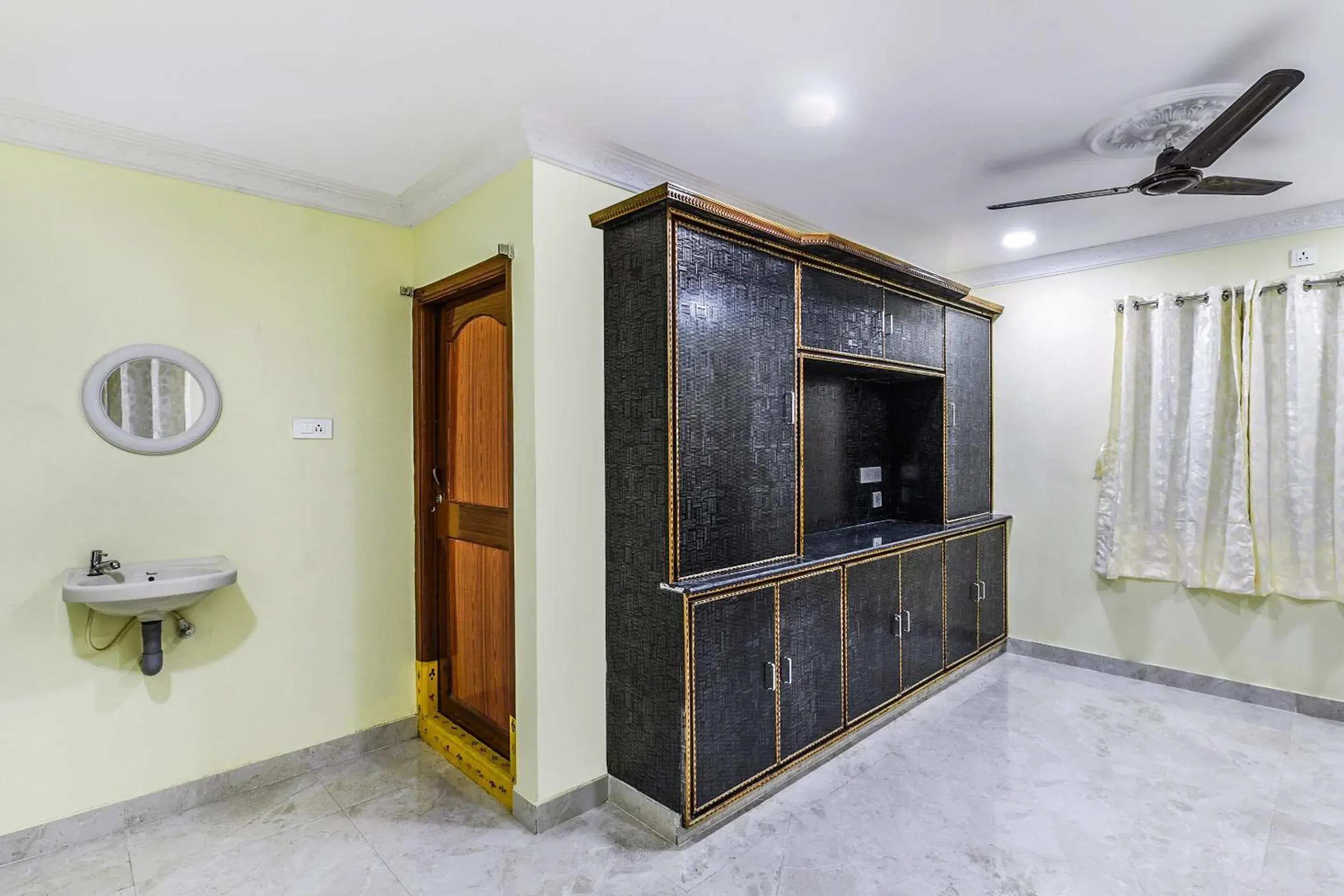 Lobby or reception, TV/Entertainment Center in OYO 17140 Pramukh Heights