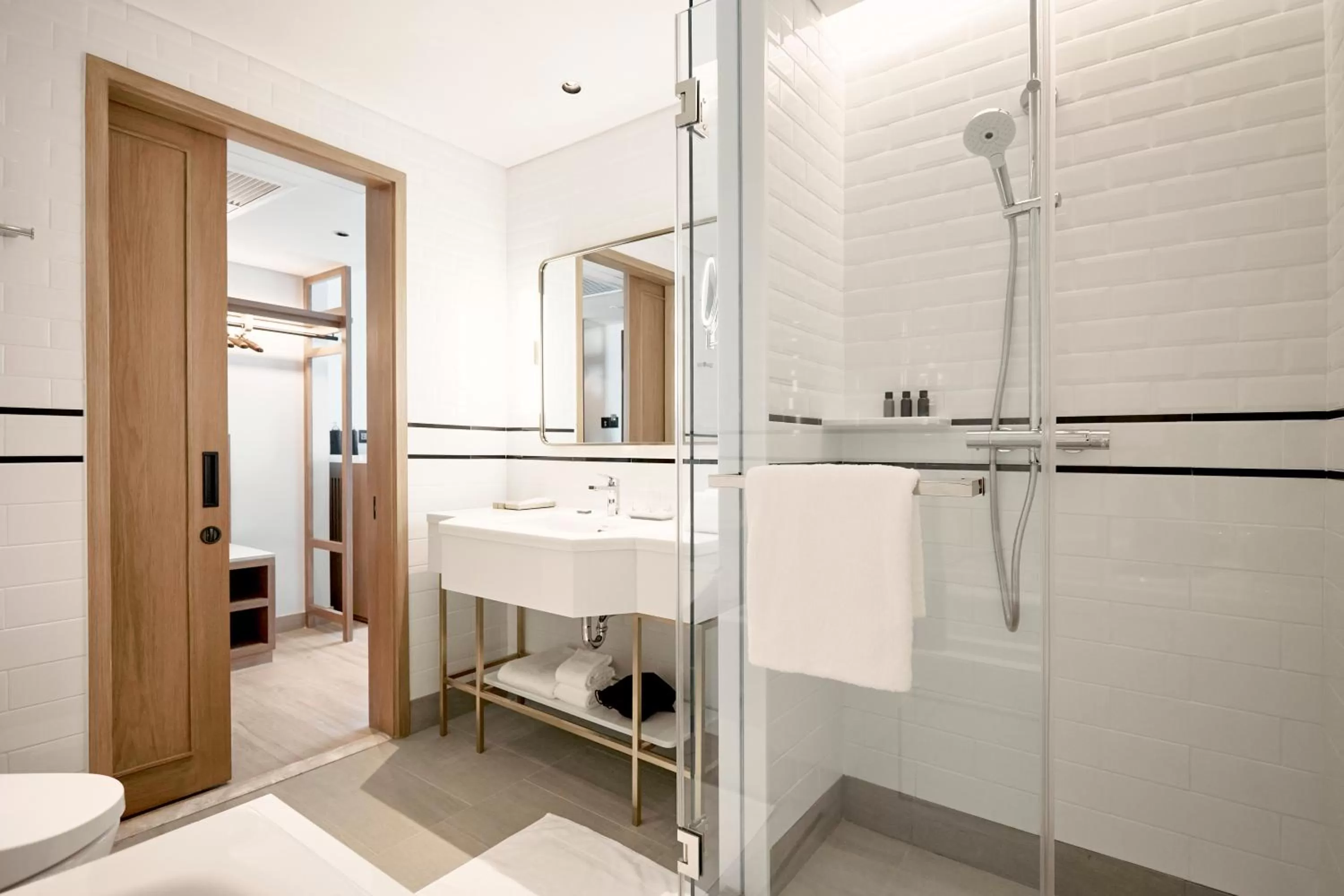 Bathroom in Montien Hotel Surawong Bangkok