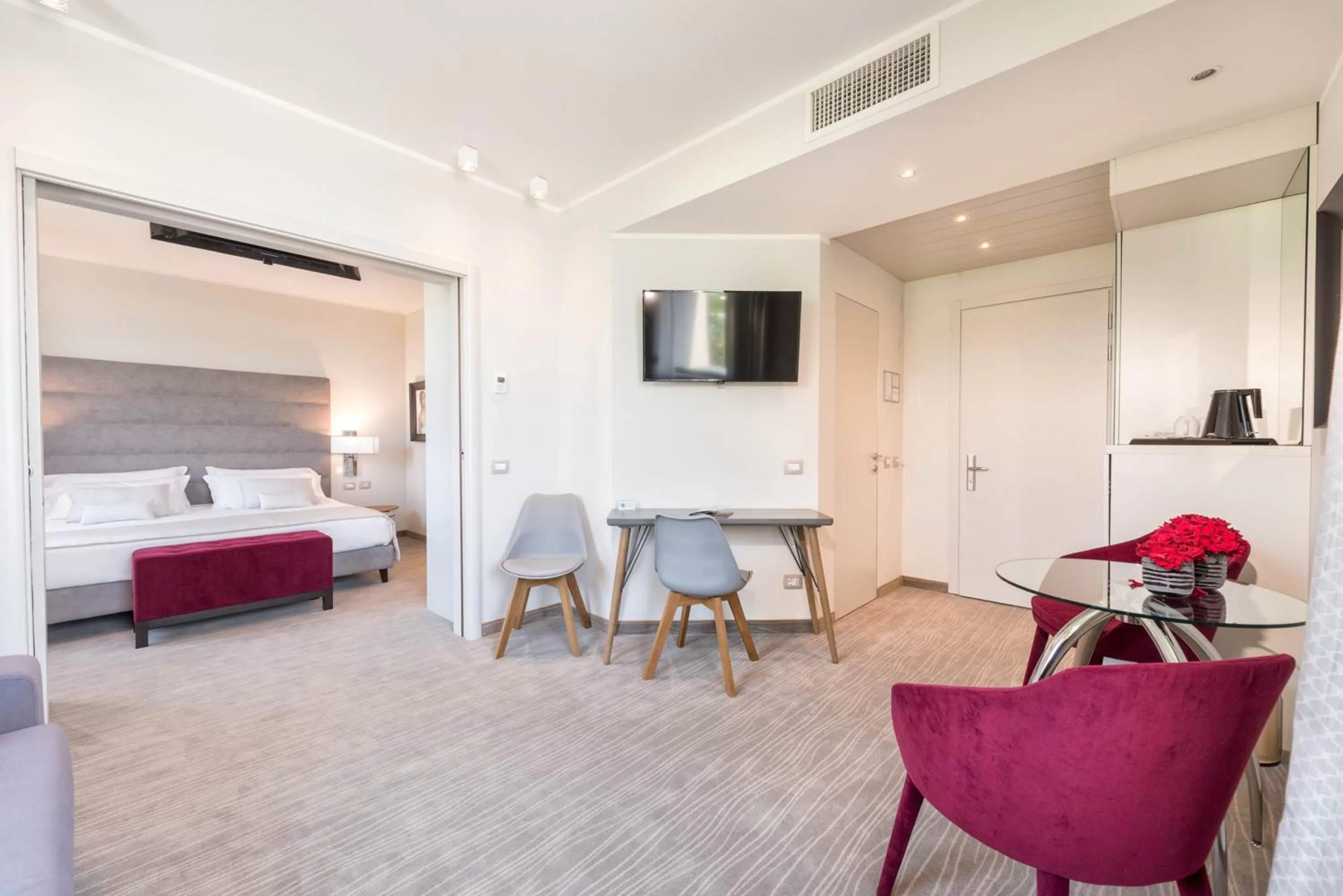 TV and multimedia, Bed in DB Hotel Verona Airport Congress & Spa