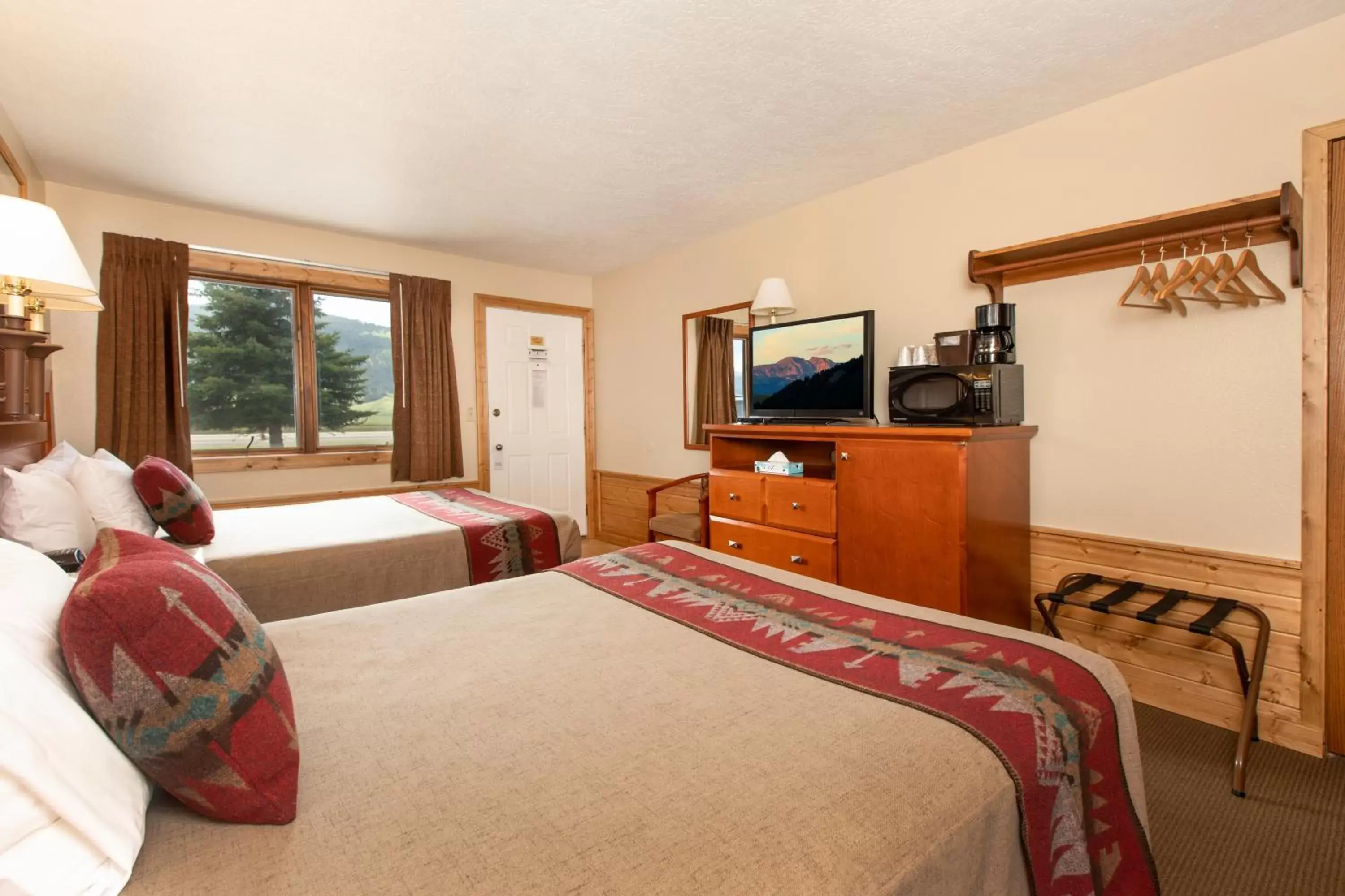 Queen Room with Two Queen Beds in Flat Creek Inn Queen Room with Two Queen Beds in Flat Creek Inn