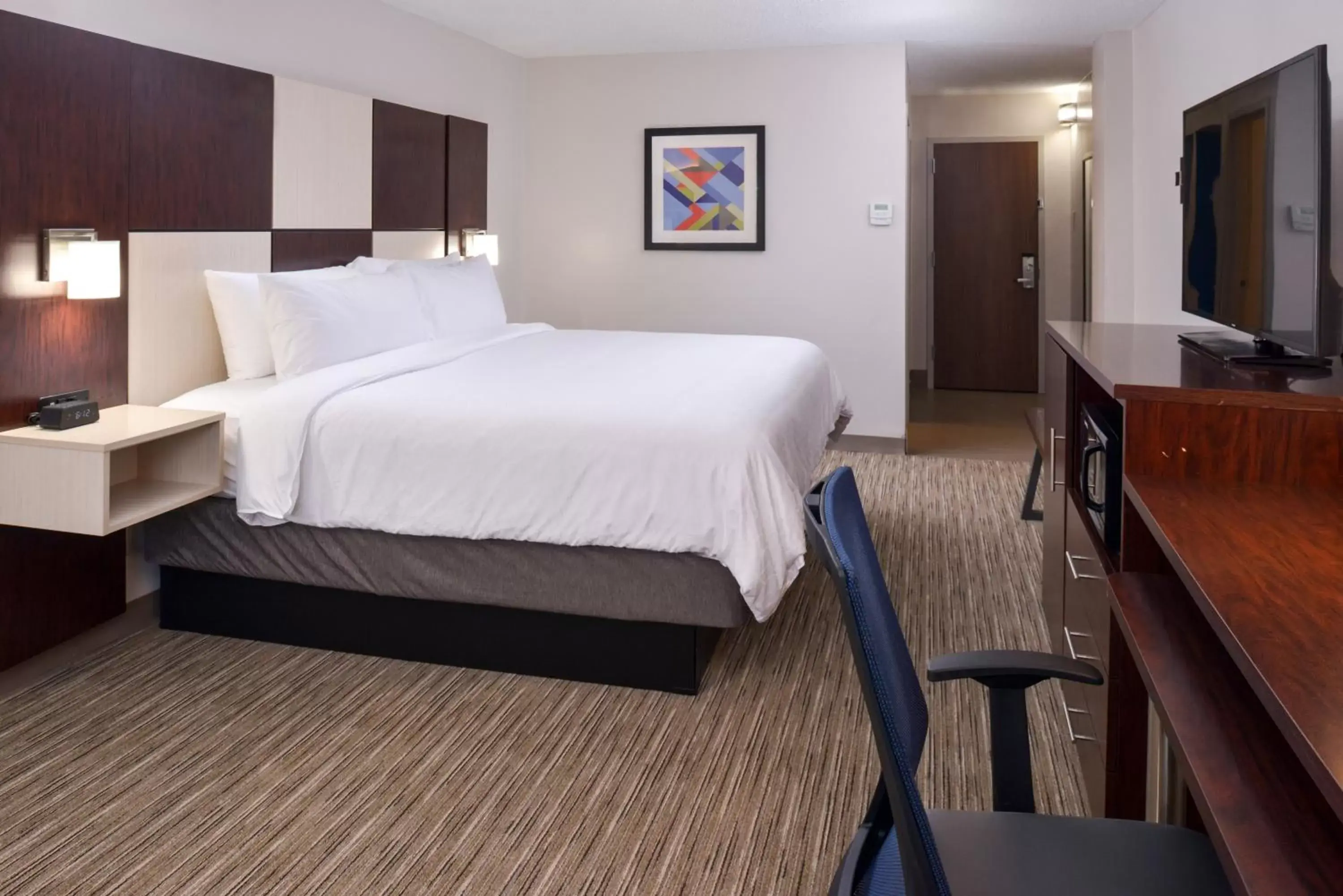 Photo of the whole room, Bed in Holiday Inn Express Towson- Baltimore North, an IHG Hotel