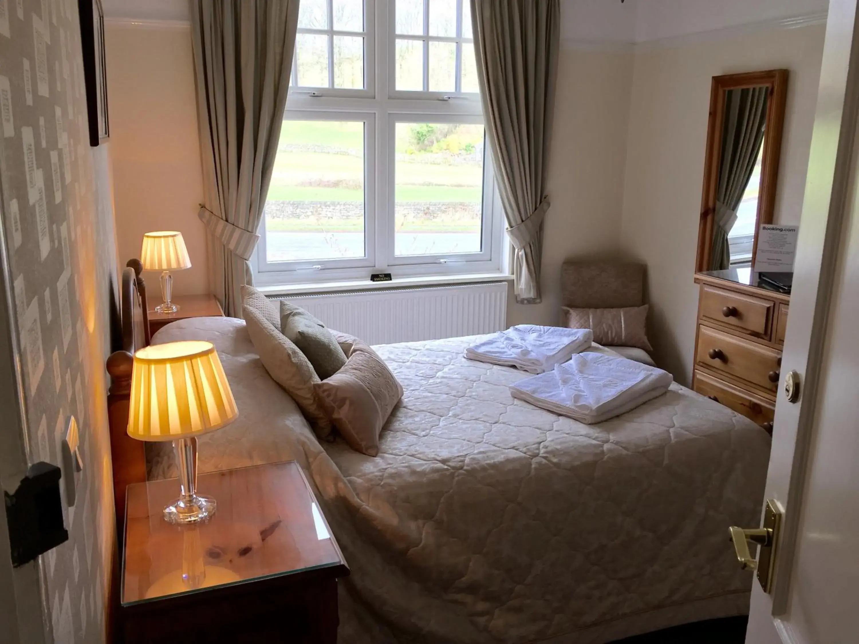 Bed in Meadowcroft Guest House