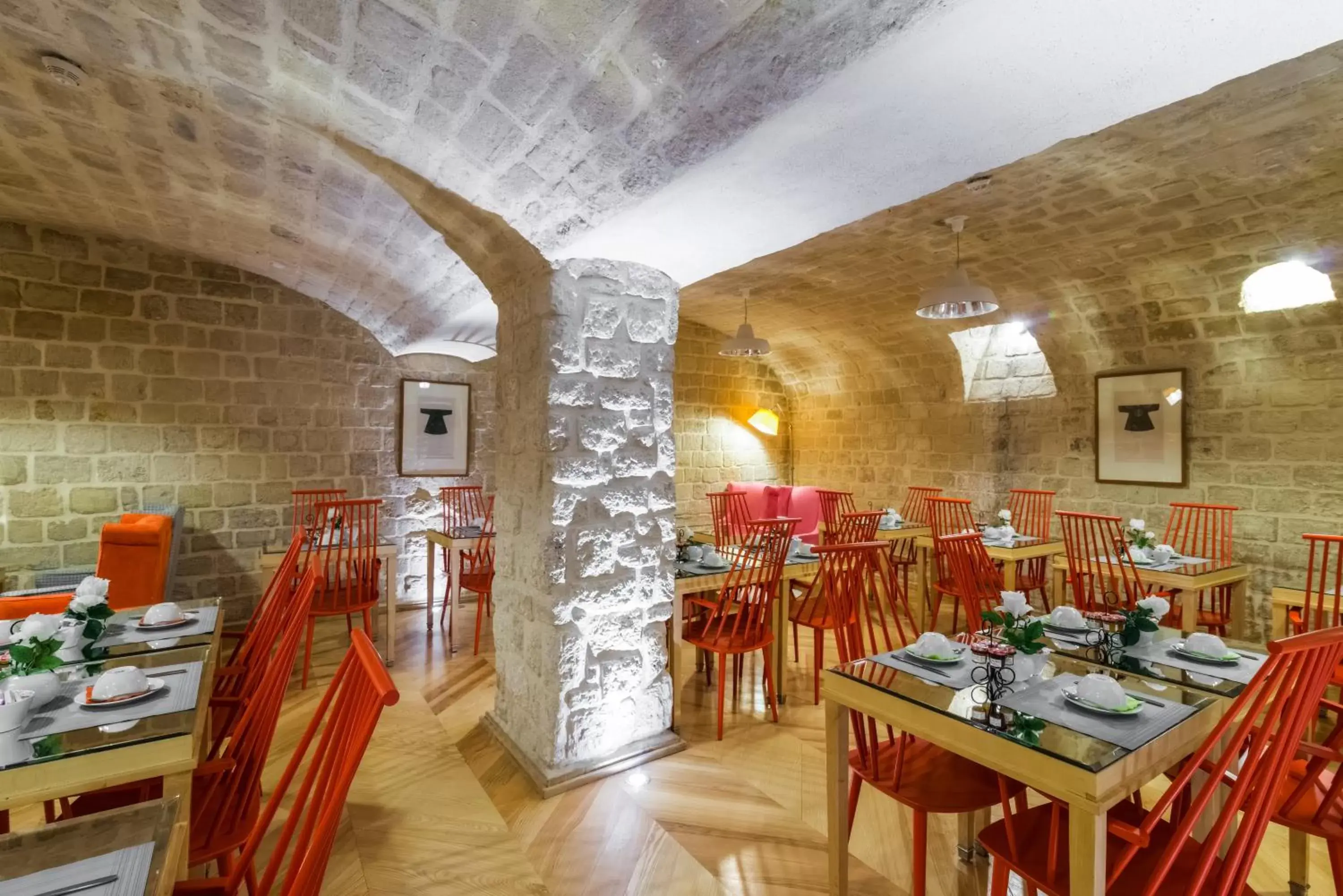 Restaurant/Places to Eat in Hotel Lorette - Astotel