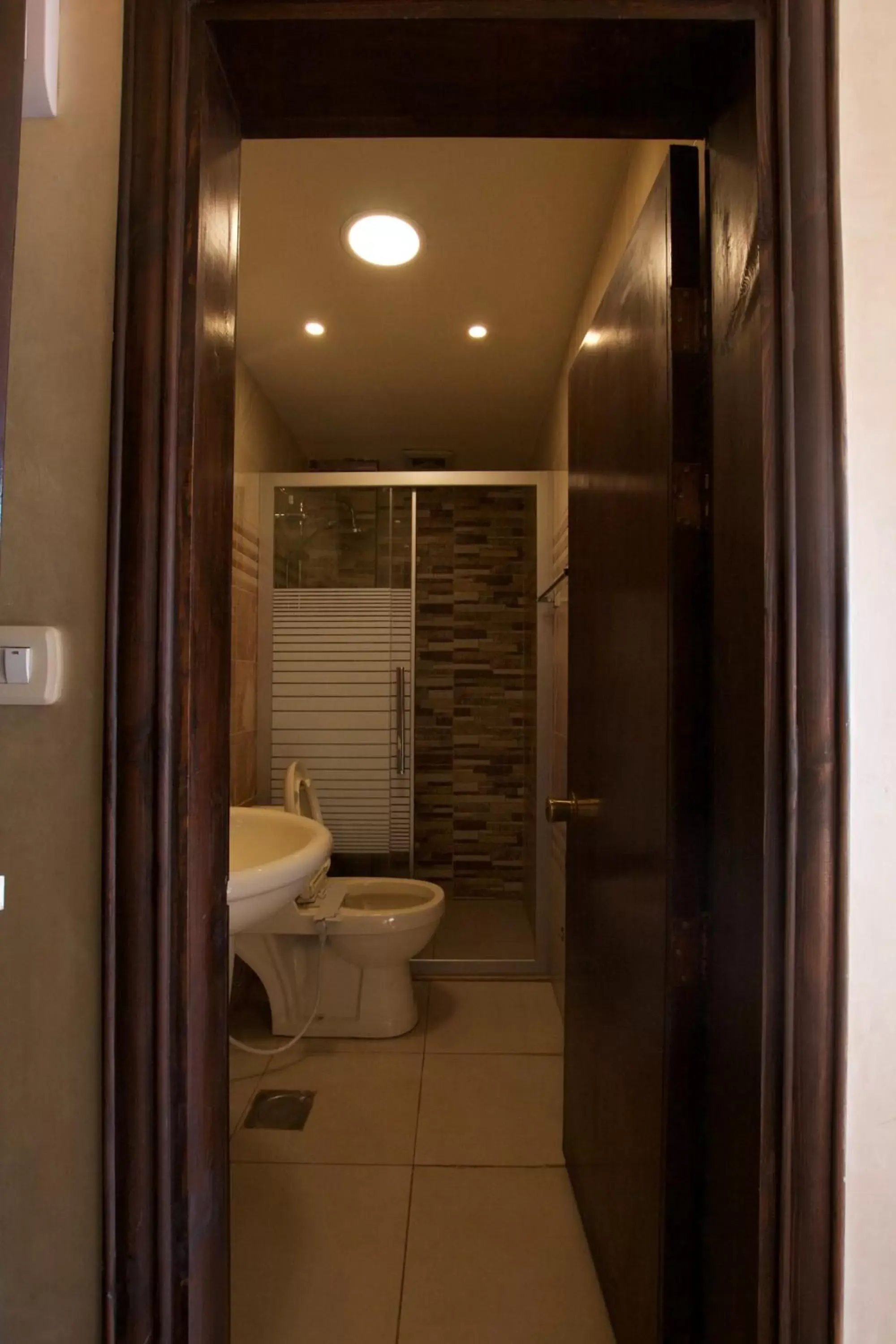 Bathroom in Sun Rise Hotel & Hostel & Tours