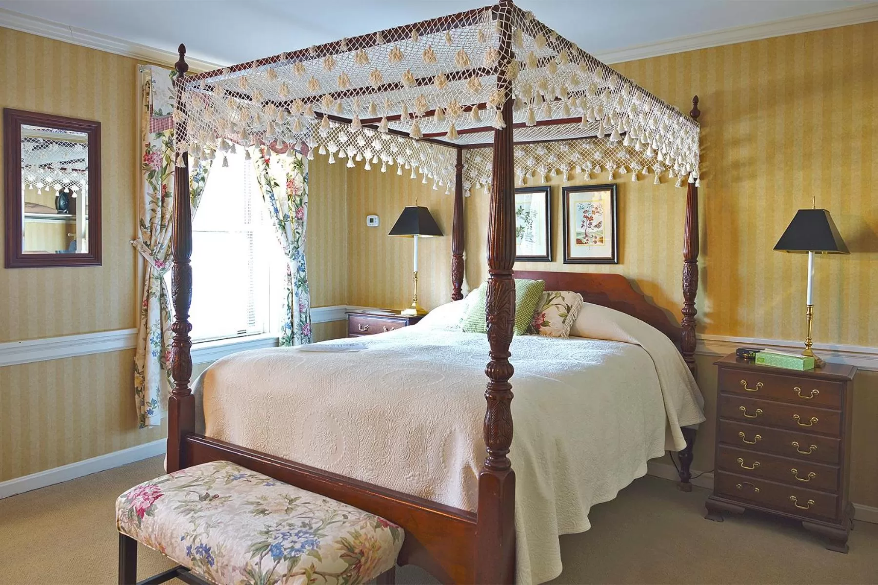 Superior Queen Room in Strasburg Village Inn