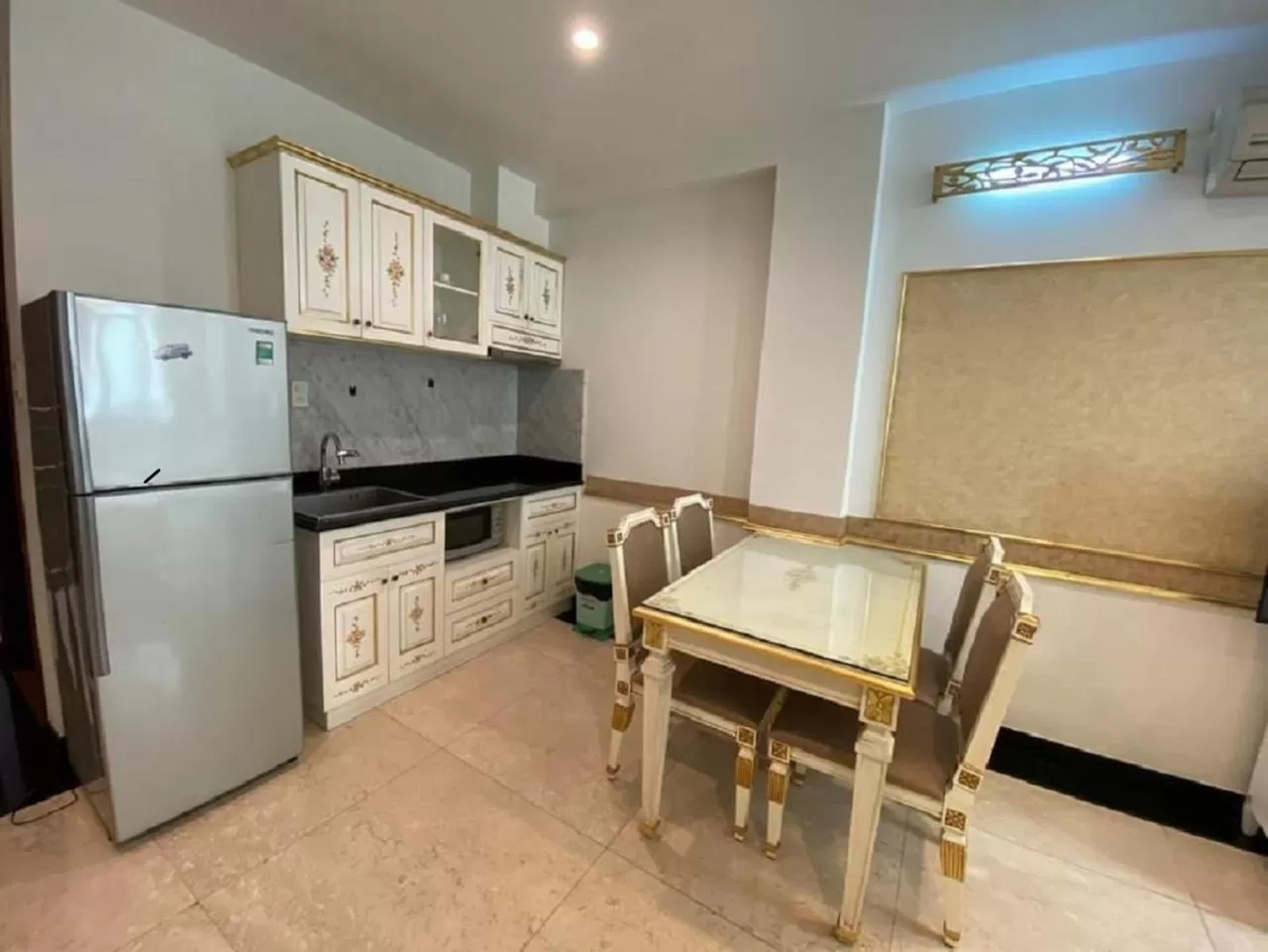 stove, Kitchen/Kitchenette in 345AB Sai Gon Hotel