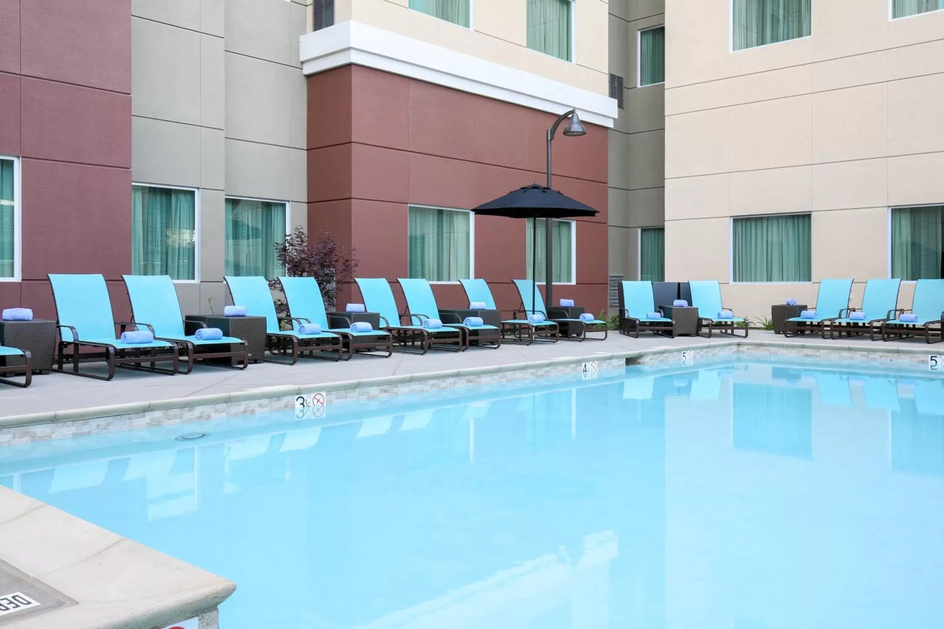 Swimming Pool in Residence Inn by Marriott San Jose Airport