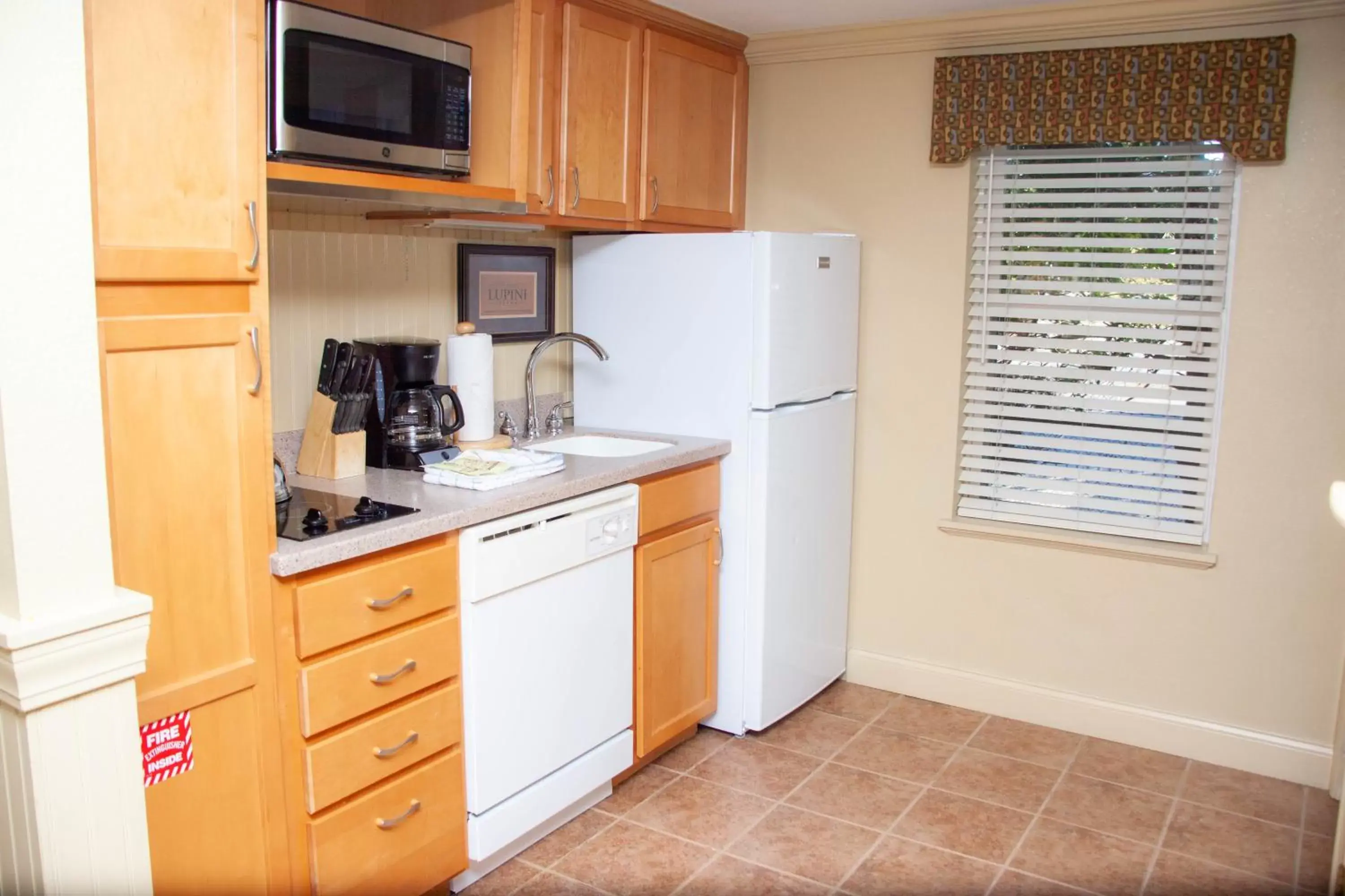 Kitchen/Kitchenette in InnSeason Resorts HarborWalk