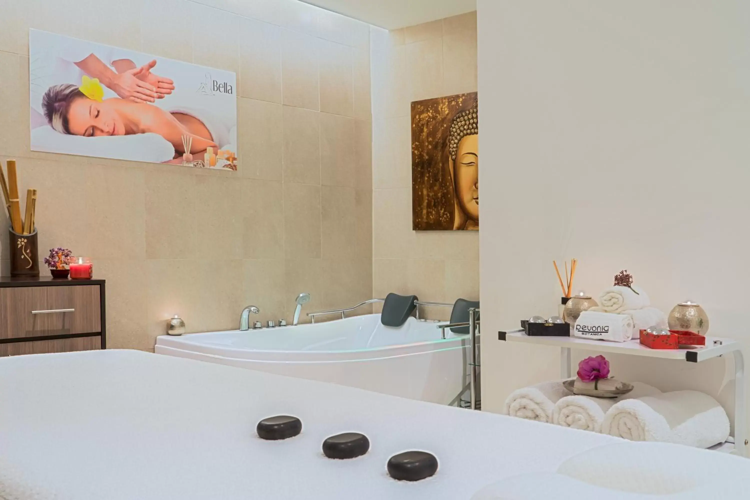 Massage, Bed in Ramada Plaza by Wyndham Panama Punta Pacifica Massage, Bed in Ramada Plaza by Wyndham Panama Punta Pacifica