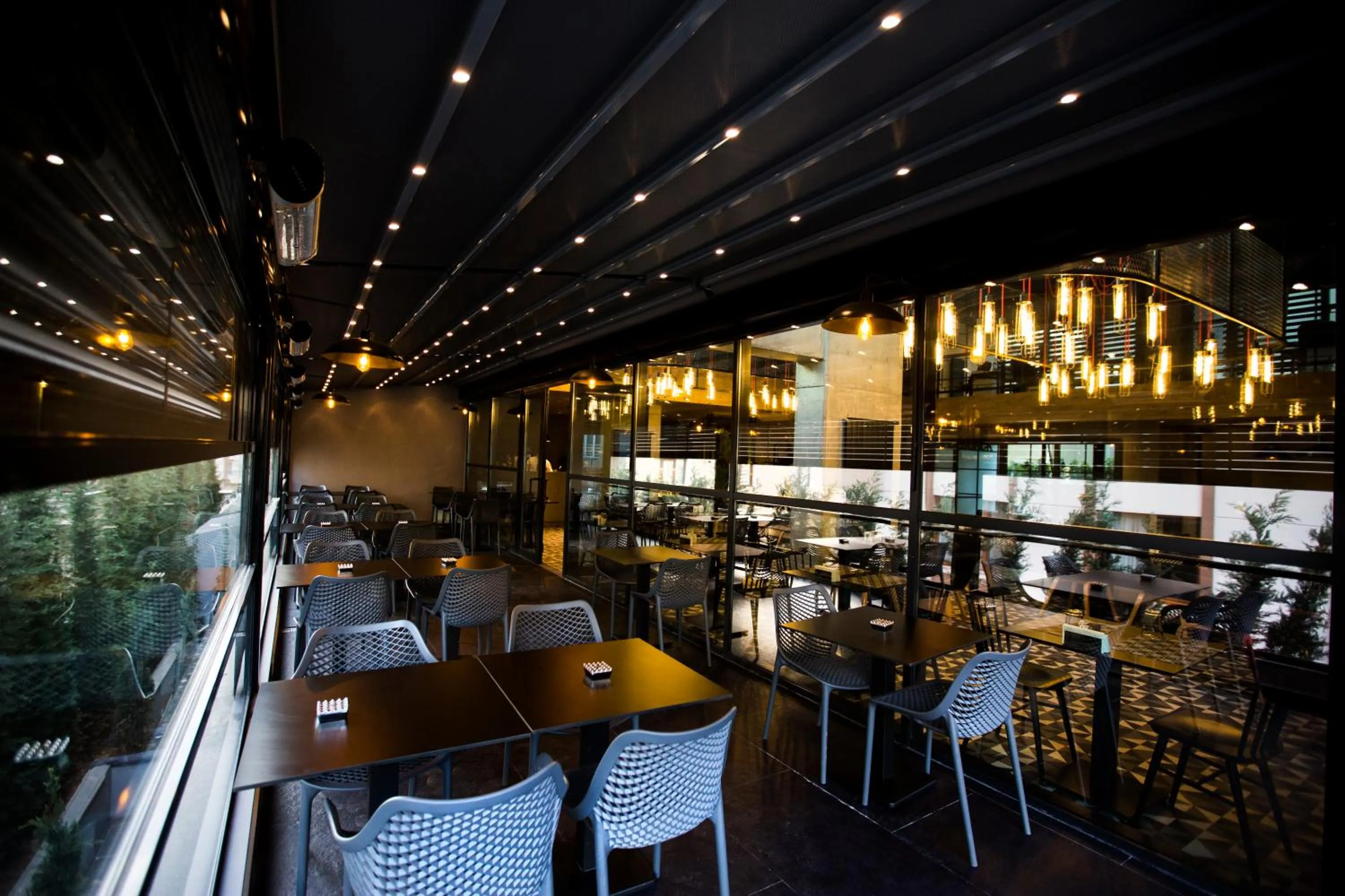 Restaurant/places to eat in Cityloft 161