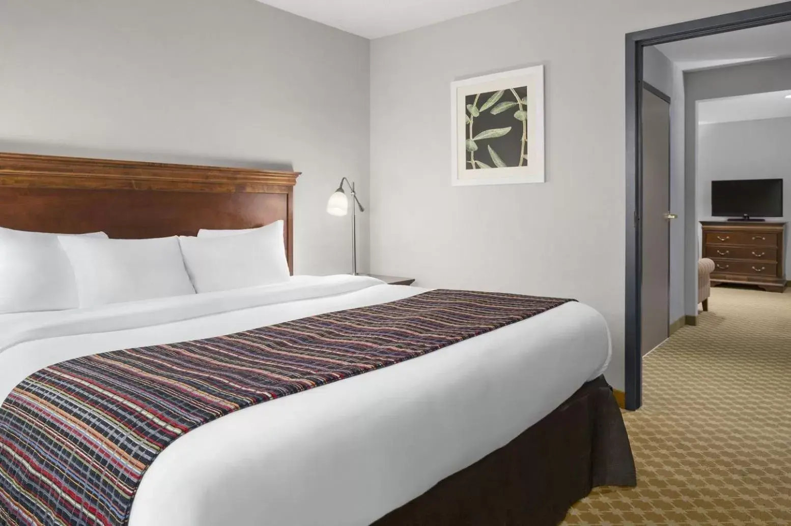 Bed in Country Inn & Suites by Radisson, Gettysburg, PA