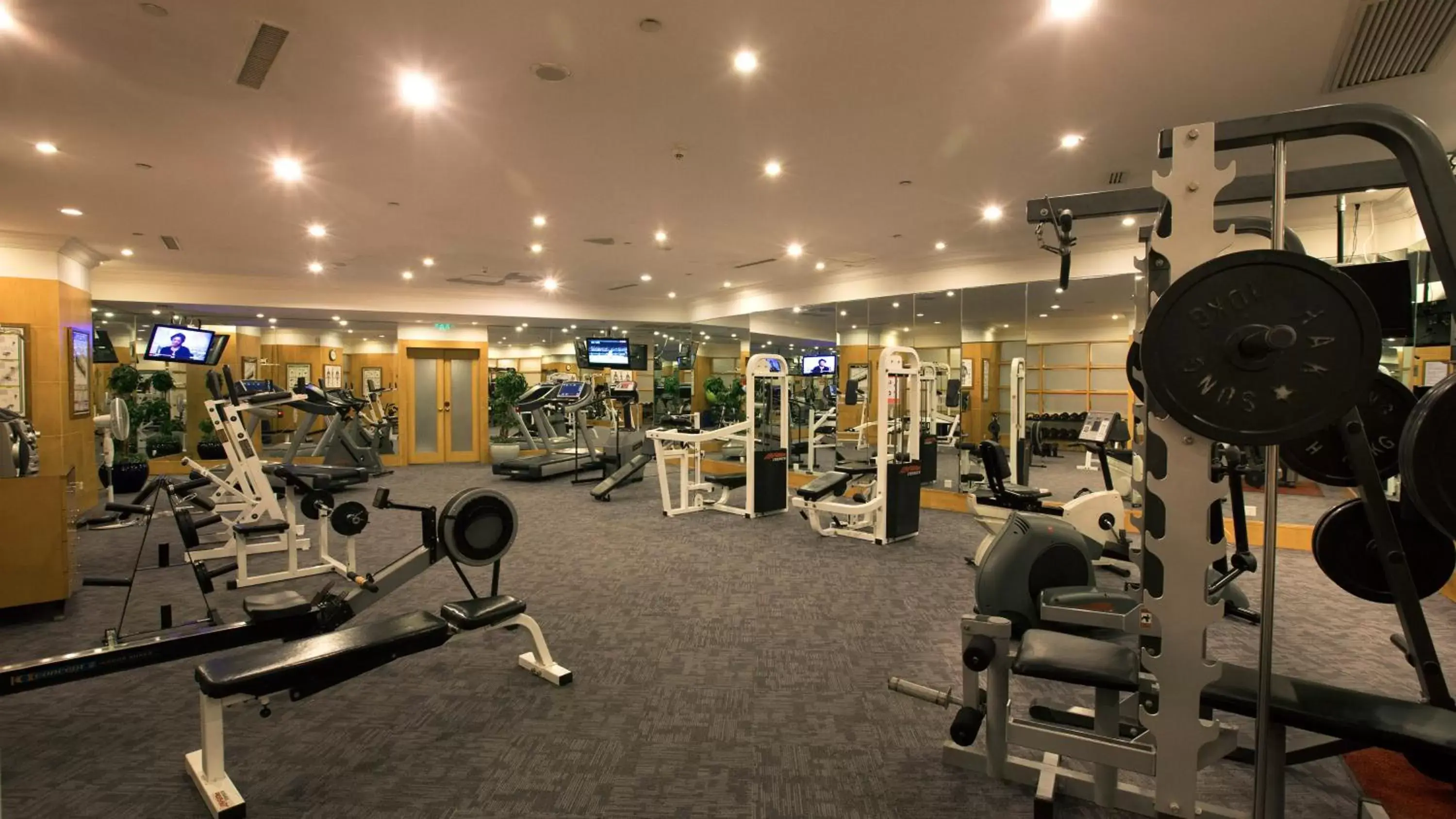 Fitness centre/facilities, Fitness Center/Facilities in Crowne Plaza Qingdao, an IHG Hotel