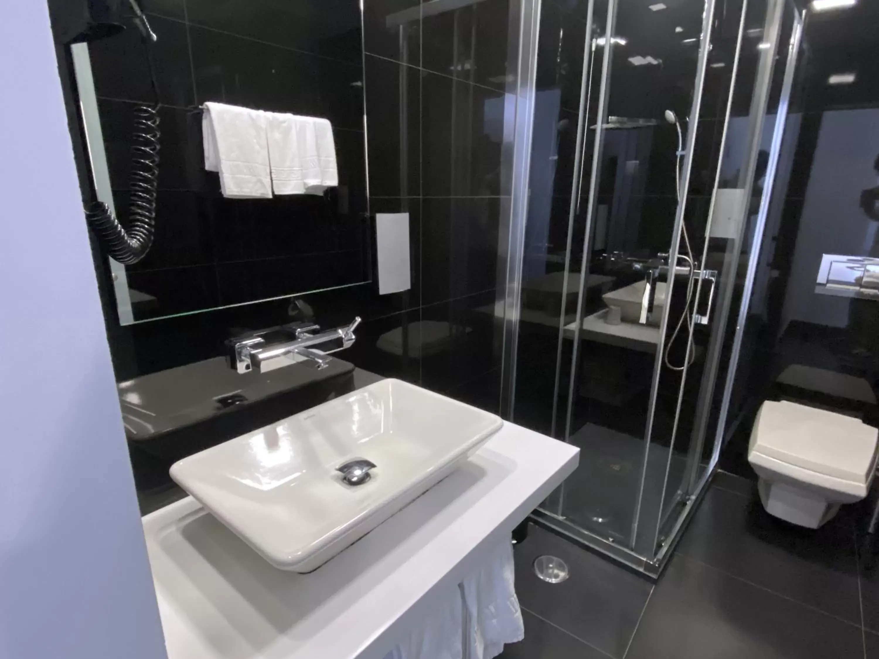 Bathroom in Hotel Oceano