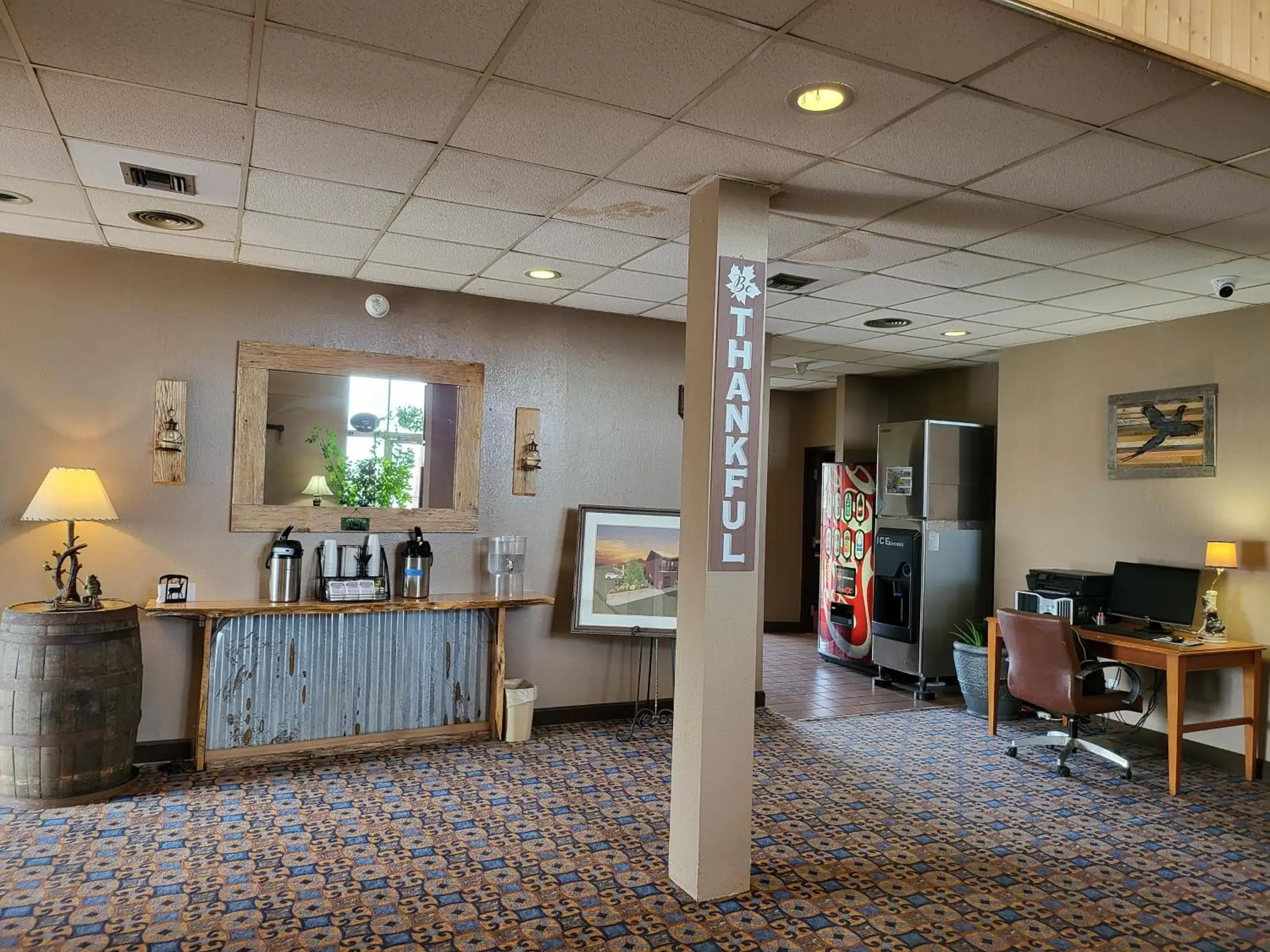 Lobby or reception in The Lodge at Russell - Russell Inn