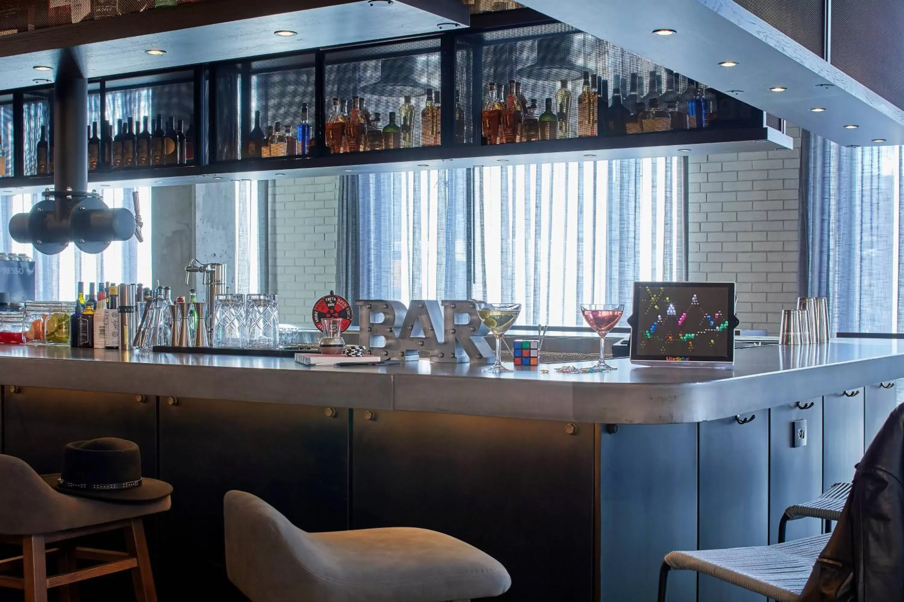 Restaurant/places to eat, Lounge/Bar in Moxy Columbus Short North