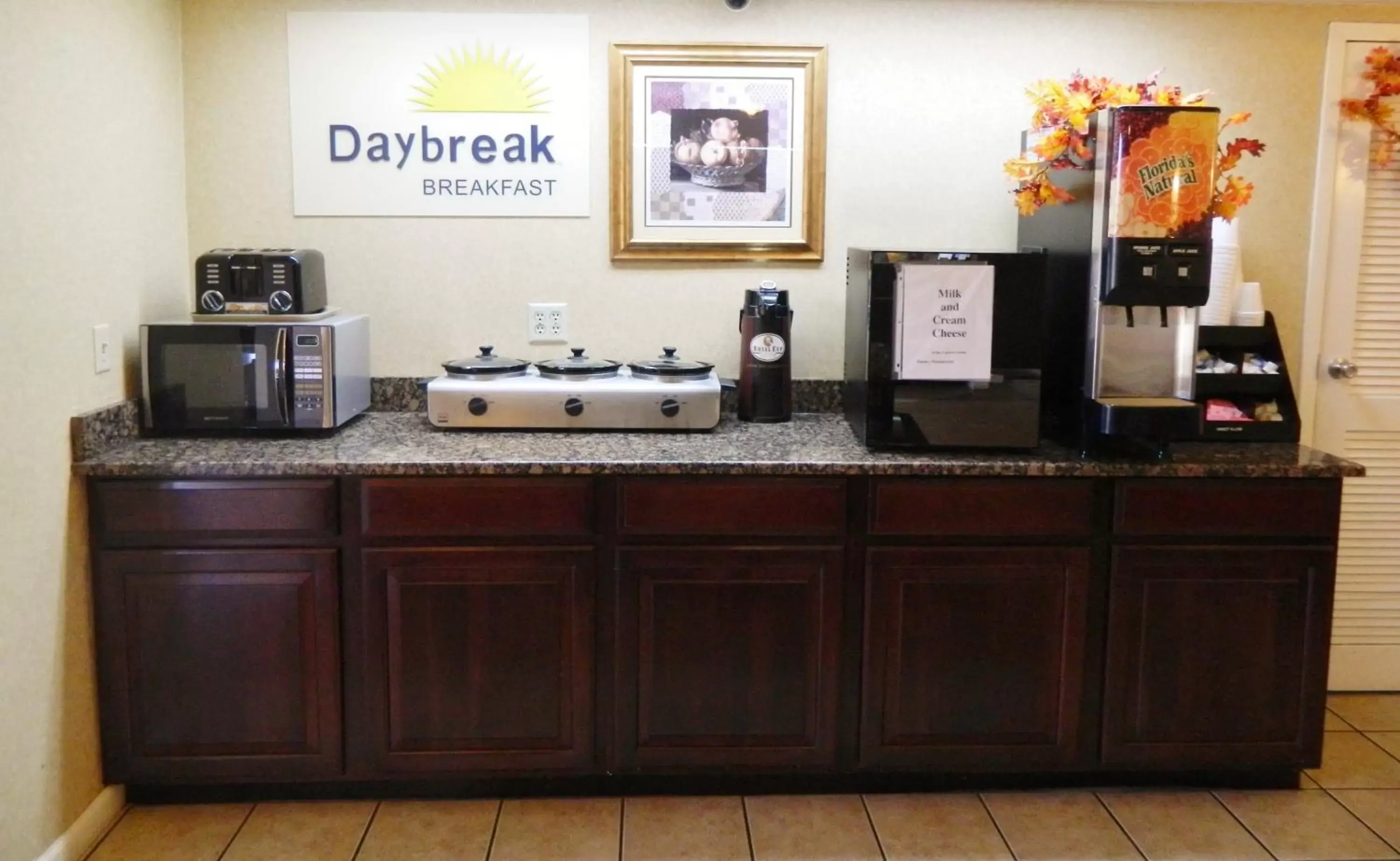 Restaurant/places to eat in Days Inn by Wyndham Hoover Birmingham Restaurant/places to eat in Days Inn by Wyndham Hoover Birmingham