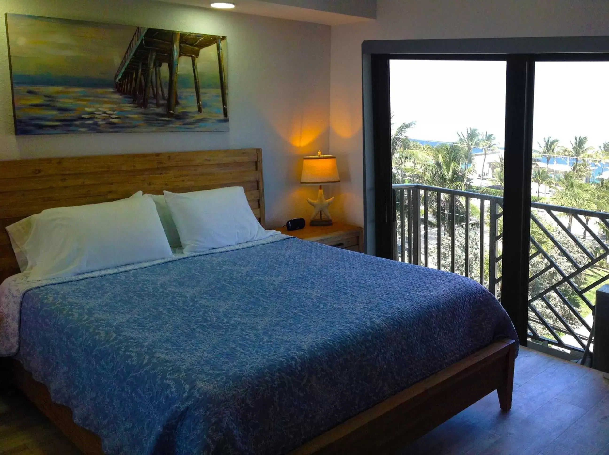 Bed in Vistalmar Beach Resort