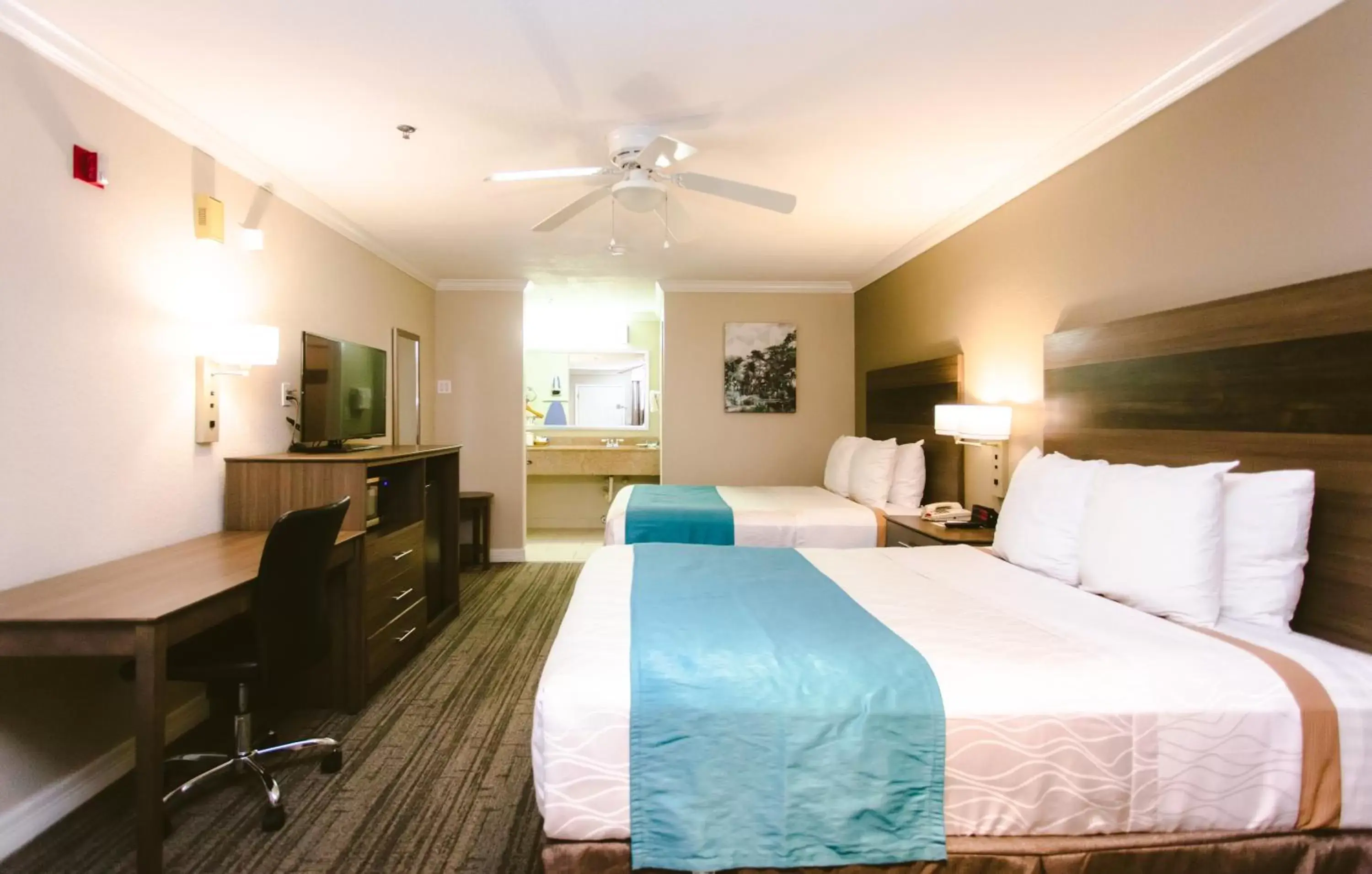 Bedroom in Best Western Pearland Inn