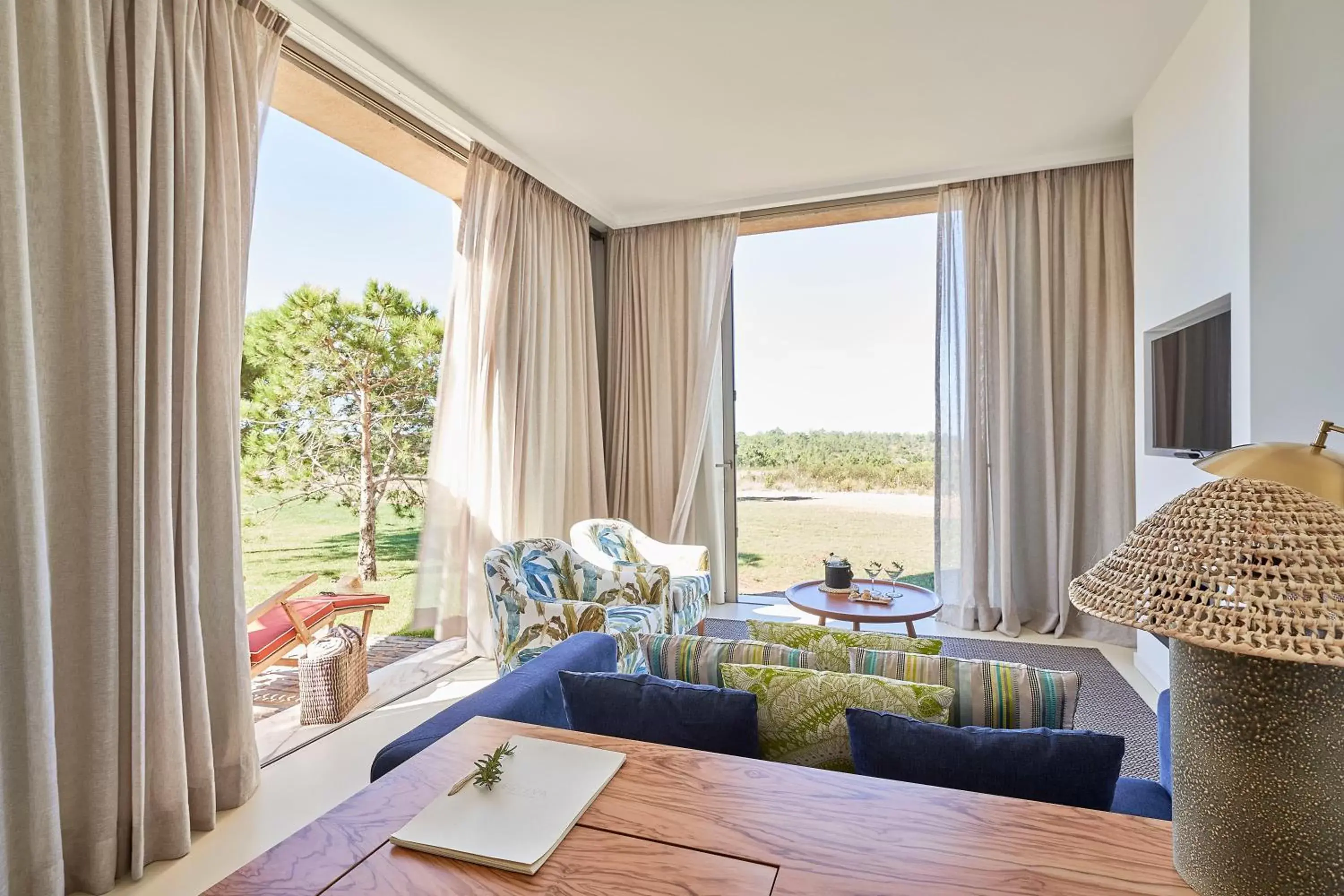 Living room, Mountain View in Praia do Canal Nature Resort