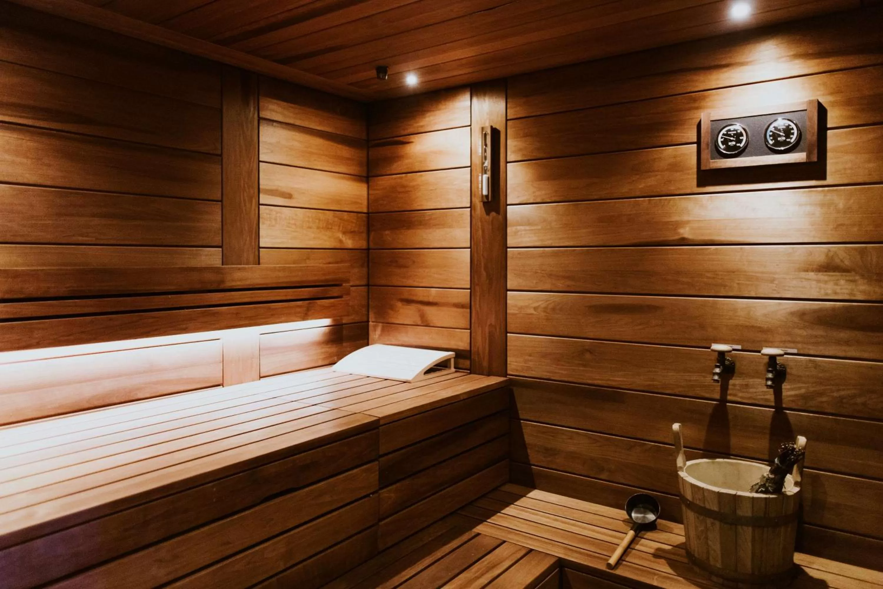 Spa and wellness centre/facilities, Bed in Grand Hotel Kempinski Riga