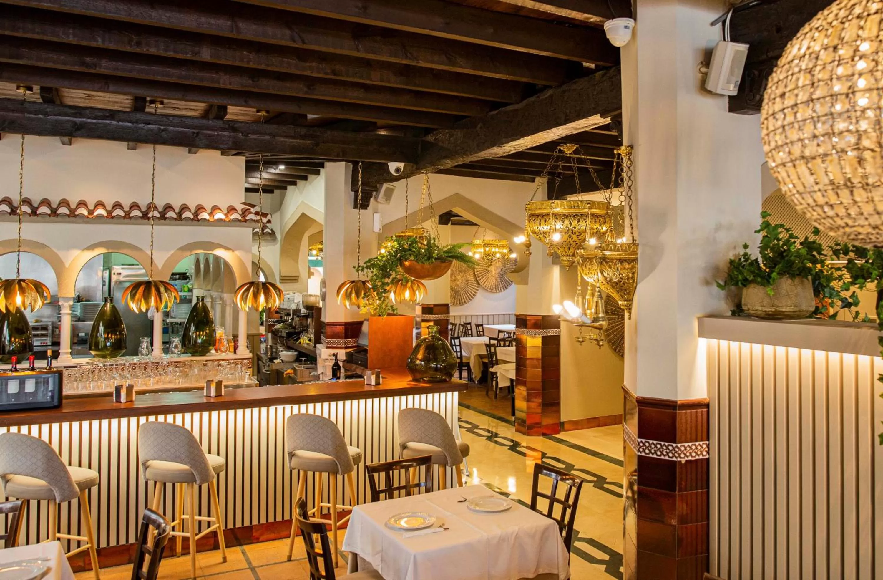 Restaurant/places to eat in Hotel Casablanca