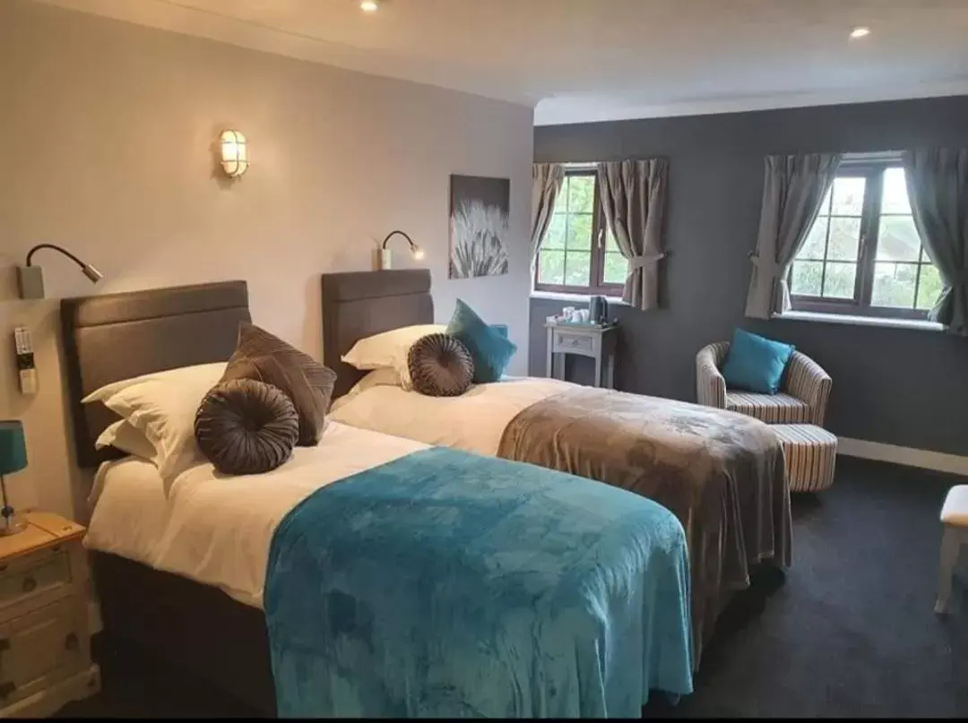 Double or Twin Room with View in The Plough Inn Ripple