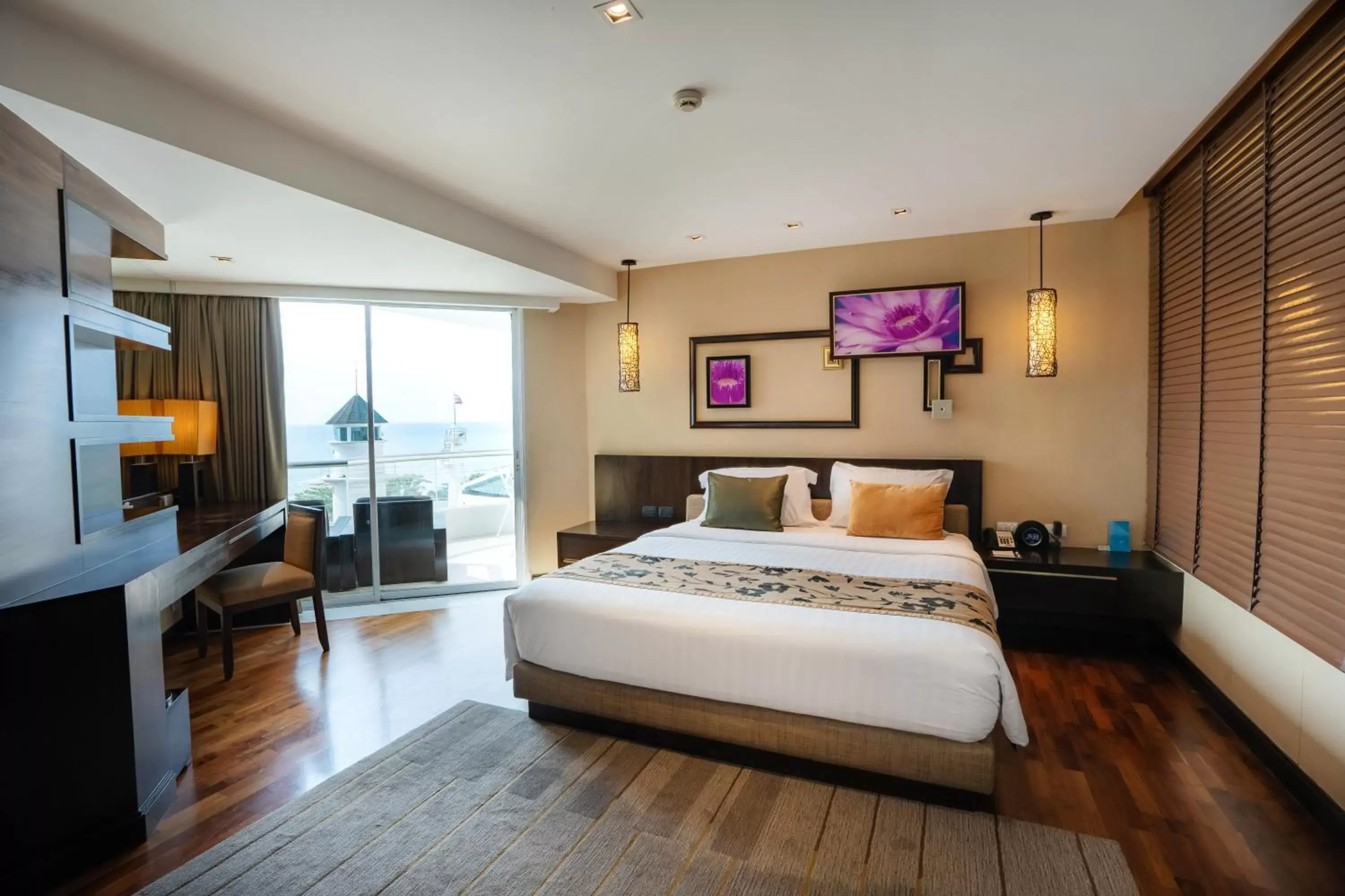 Bedroom in A-One Pattaya Beach Resort