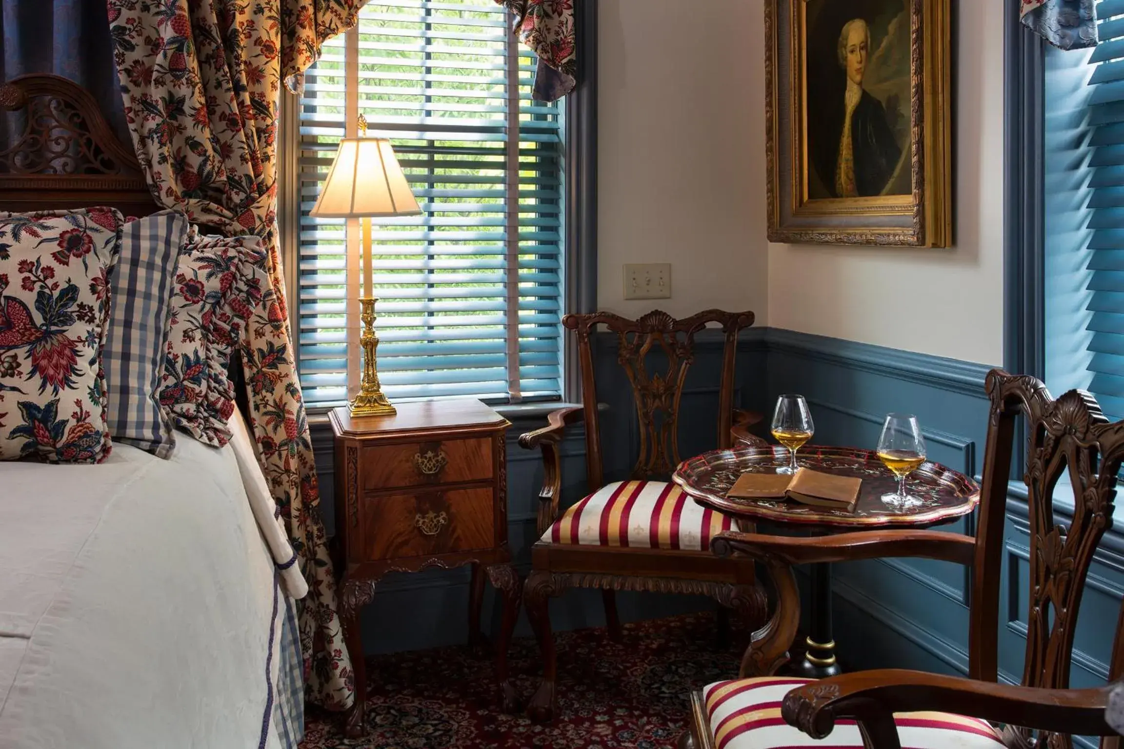 Seating area, Bed in The Chanler at Cliff Walk Seating area, Bed in The Chanler at Cliff Walk