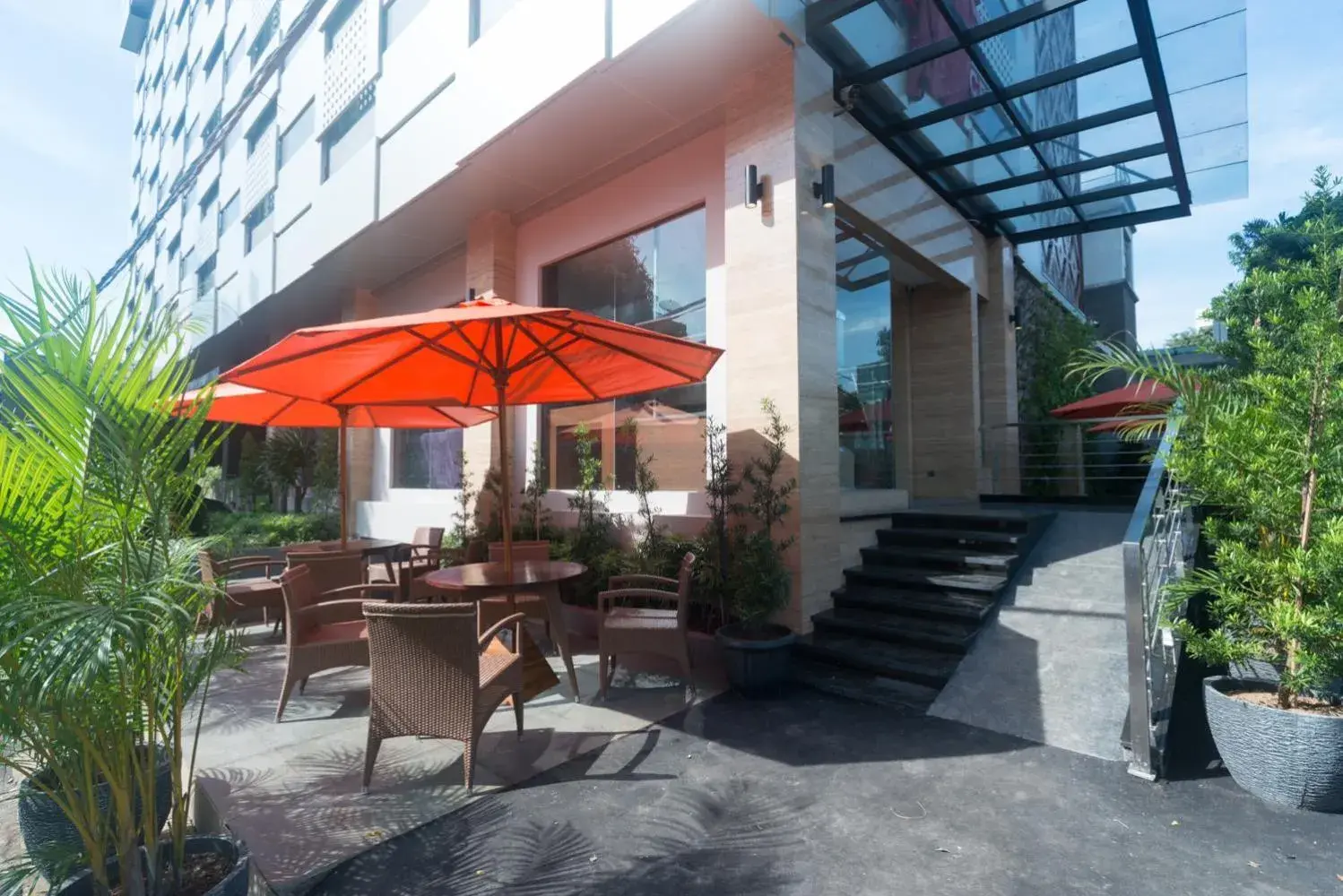 Facade/entrance in Sotis Residence Pejompongan Facade/entrance in Sotis Residence Pejompongan