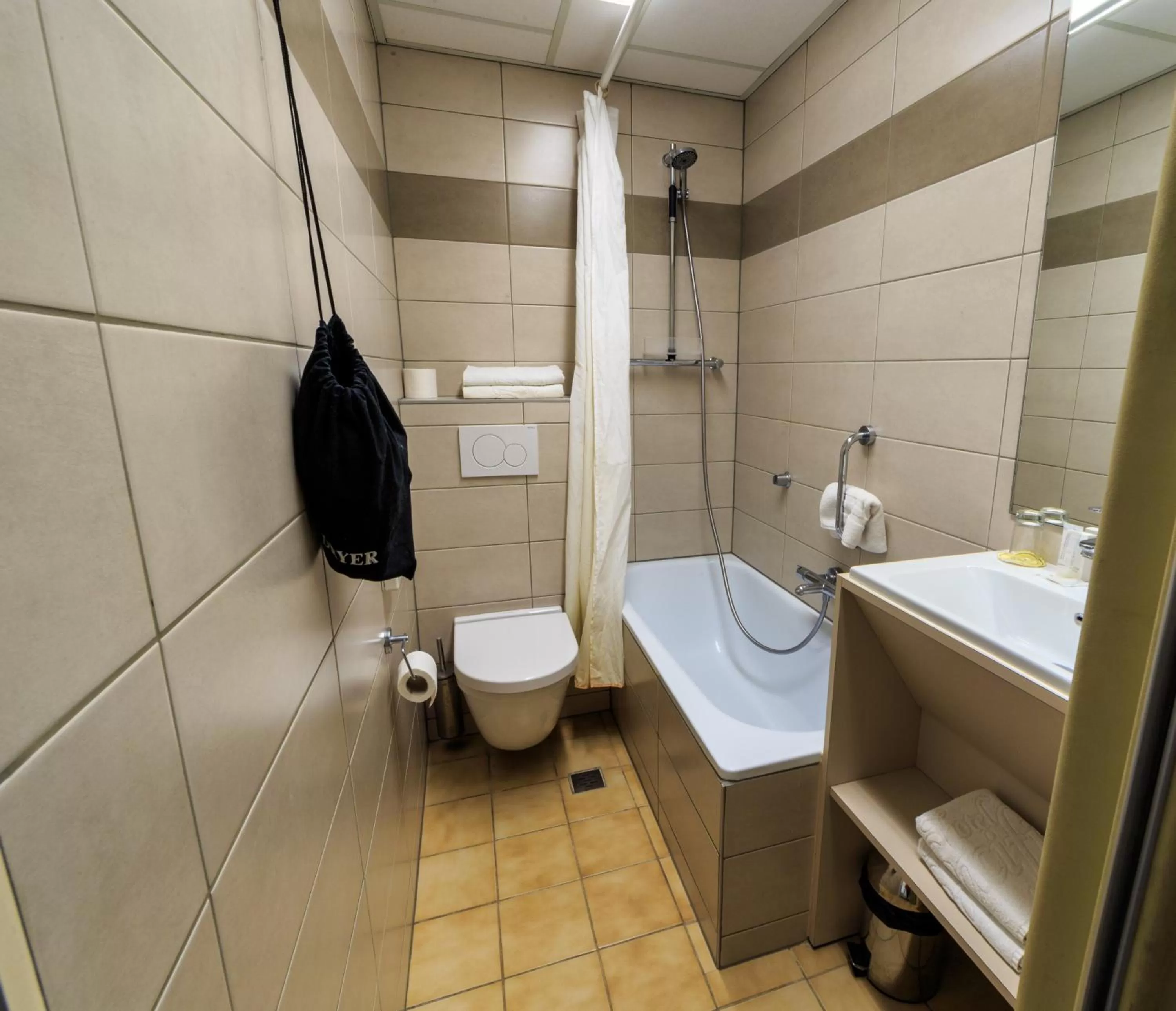 Bathroom in Hotel Pacific