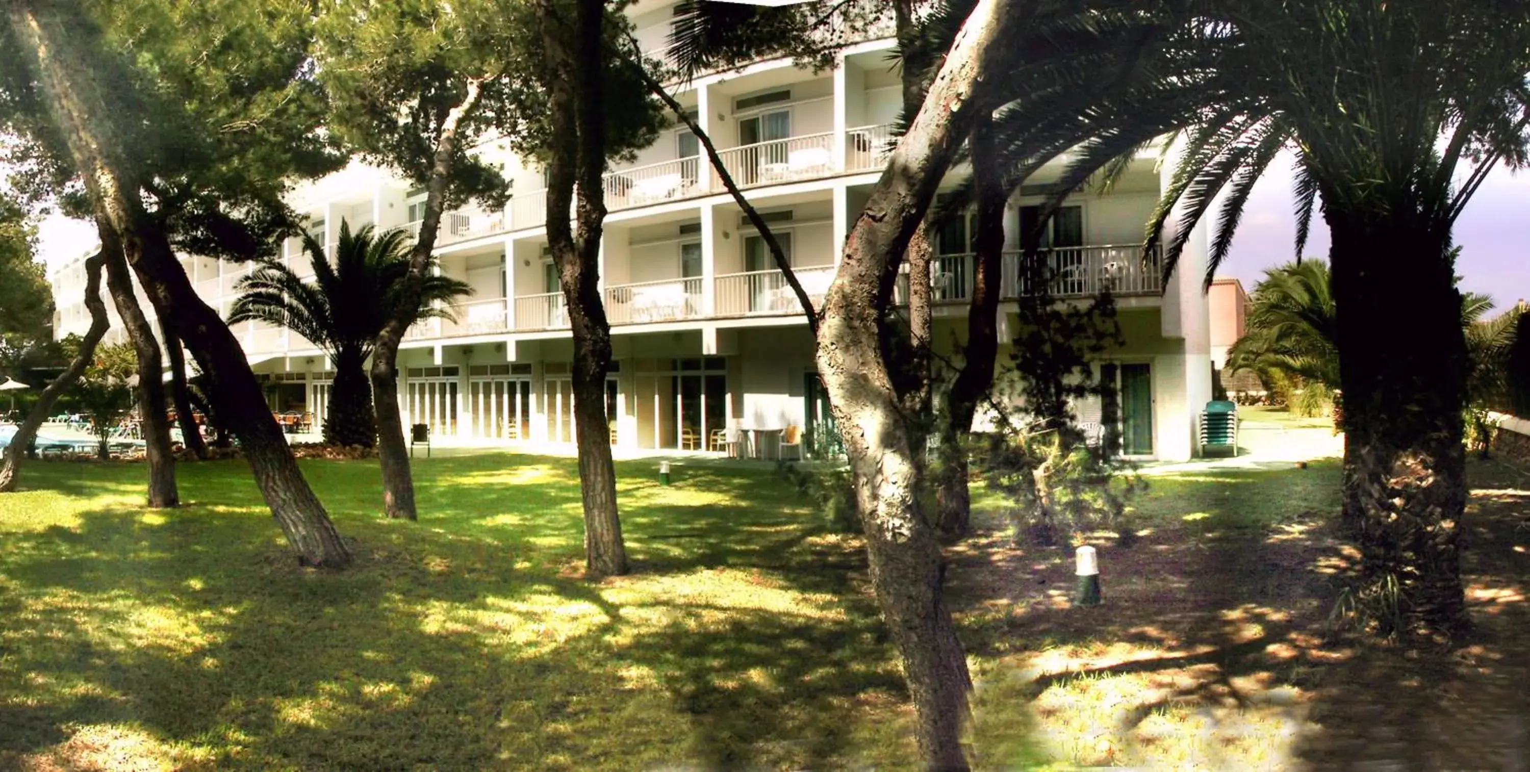 Facade/entrance, Property Building in Hotel Isla de Cabrera