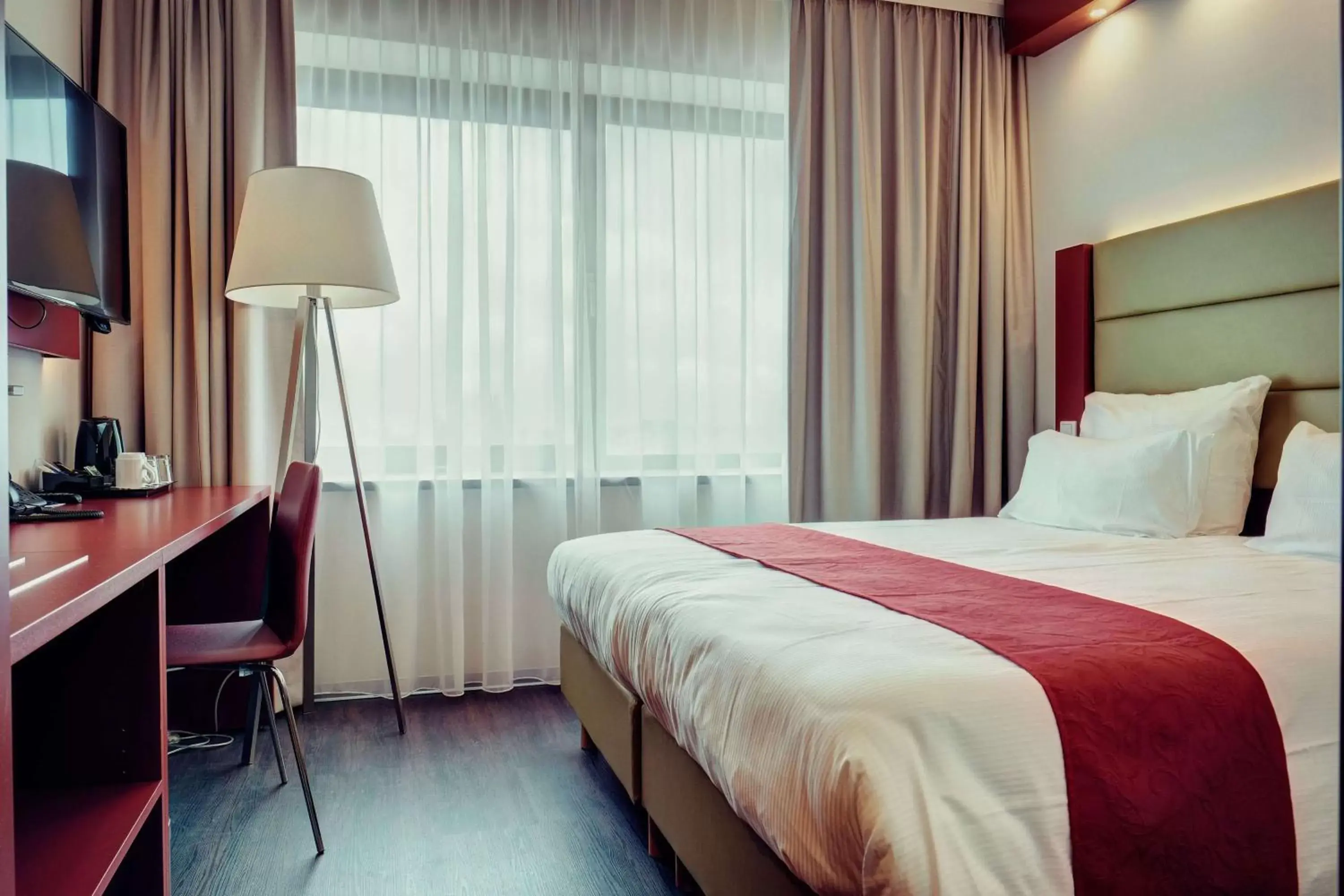 Photo of the whole room, Bed in Amedia Amsterdam Airport, Trademark Collection by Wyndham