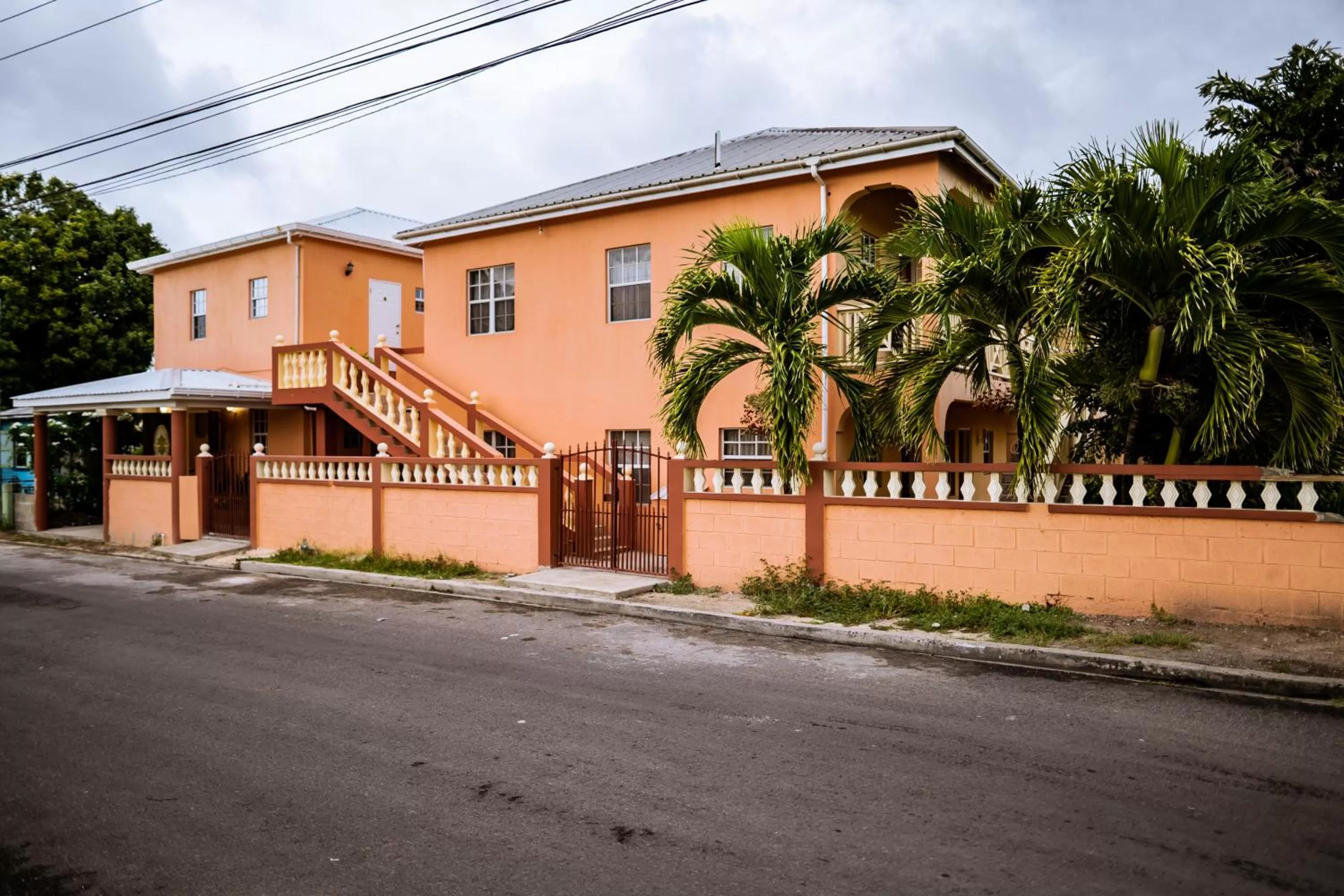 Connie's Comfort Suites