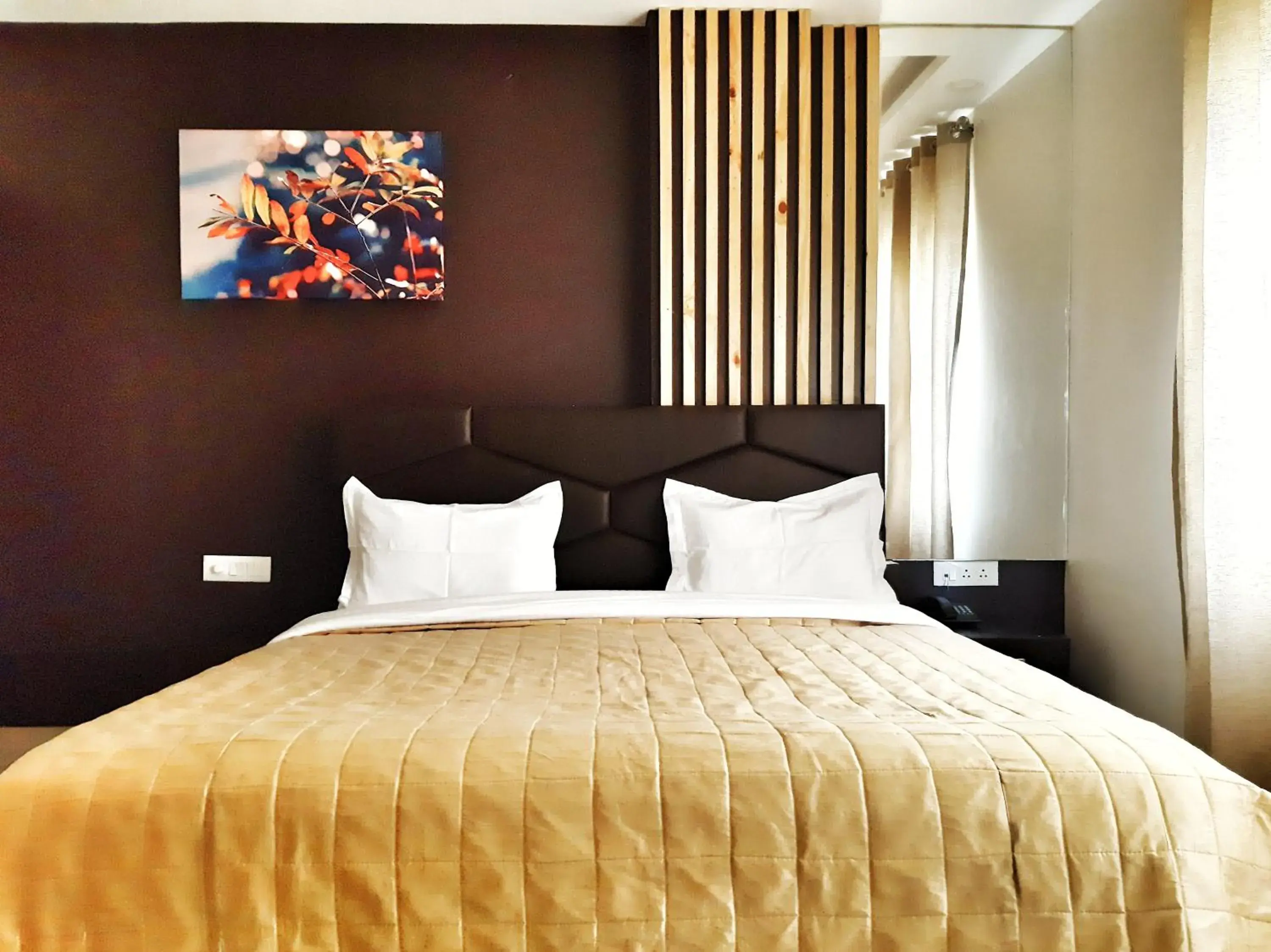 Bed in Hotel Aerocity Purple Orchid