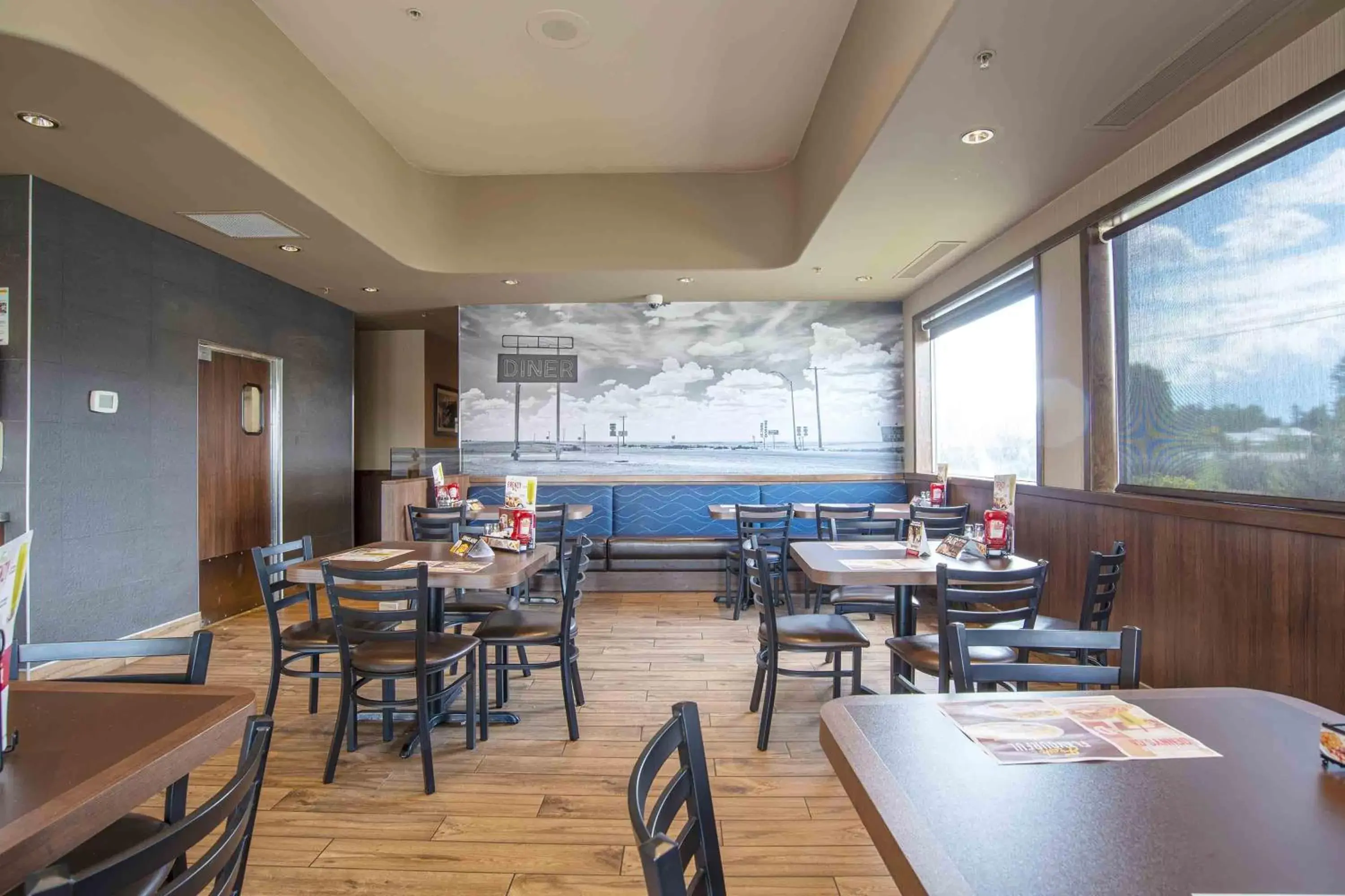 Restaurant/places to eat in Sandman Hotel Quesnel Restaurant/places to eat in Sandman Hotel Quesnel